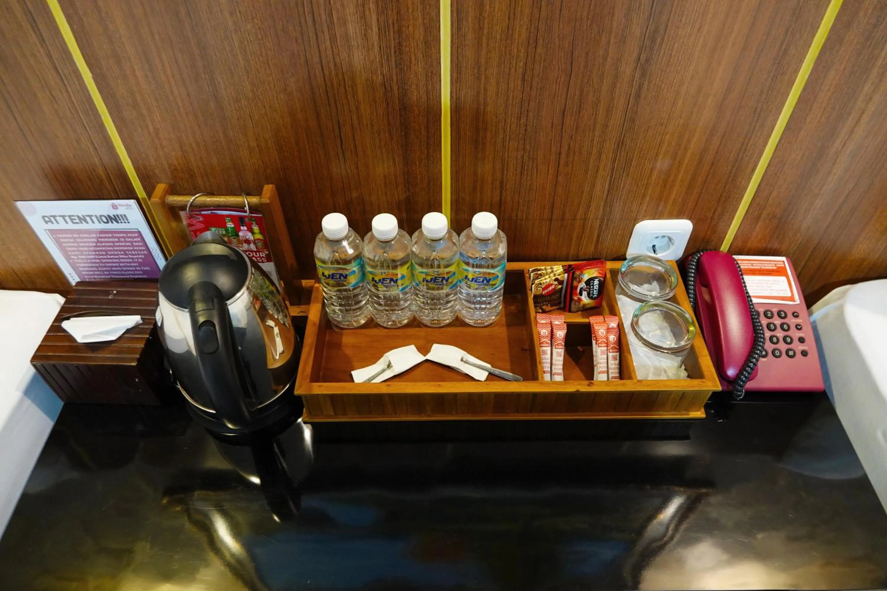 Coffee/tea facilities in Baratha Hotel & Resto