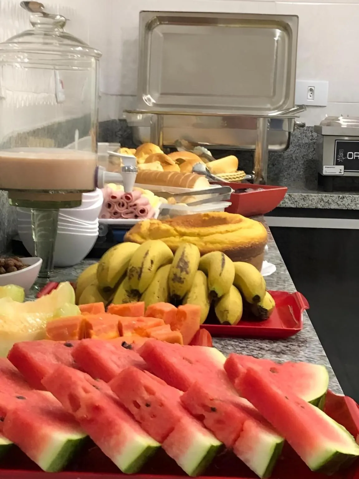 Buffet breakfast in Hotel Minho - Próximo a 25 de Março, Brás, Bom Retiro e Hospital Pérola Byington