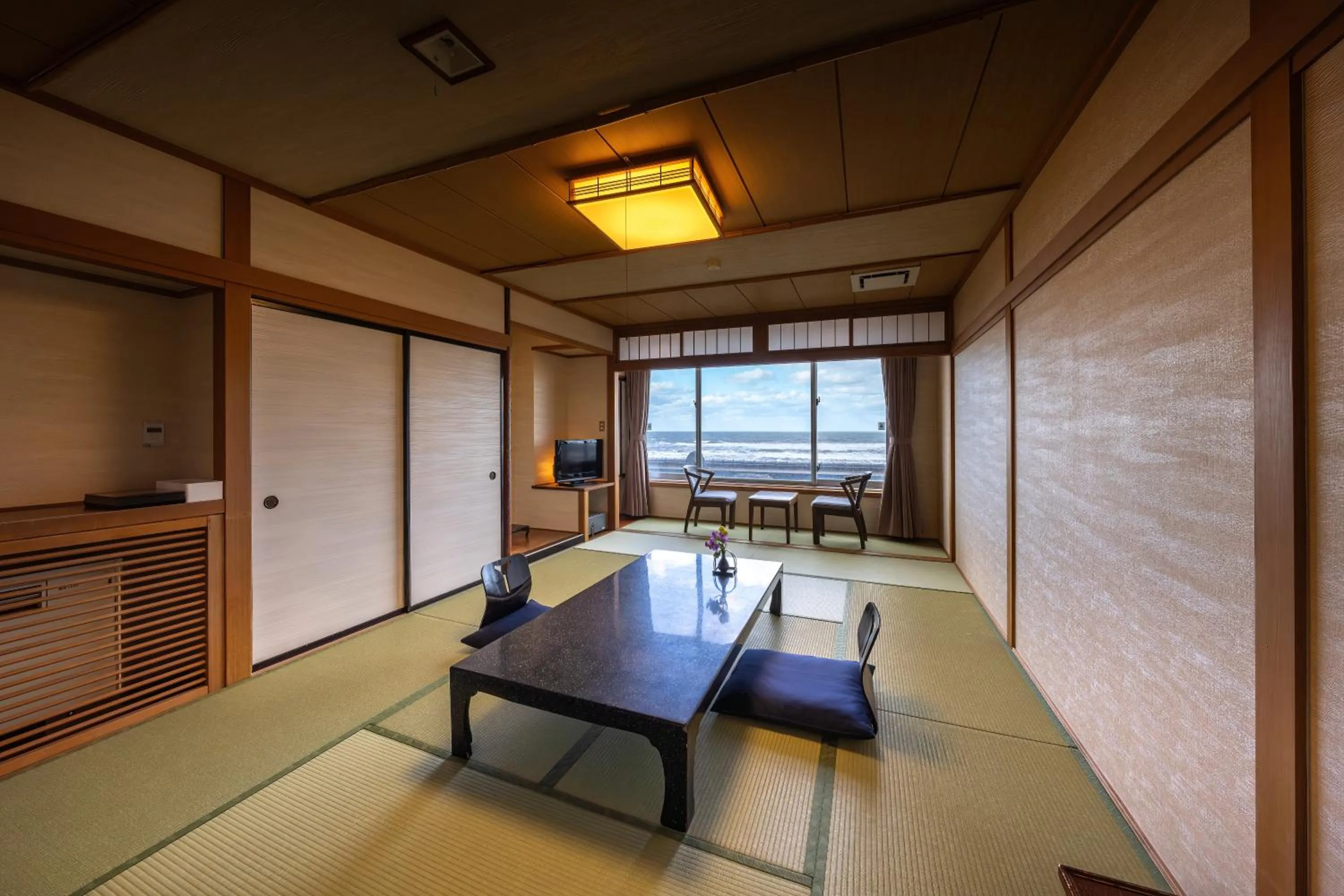 Photo of the whole room in Ikkyu -Seaside Hotel-