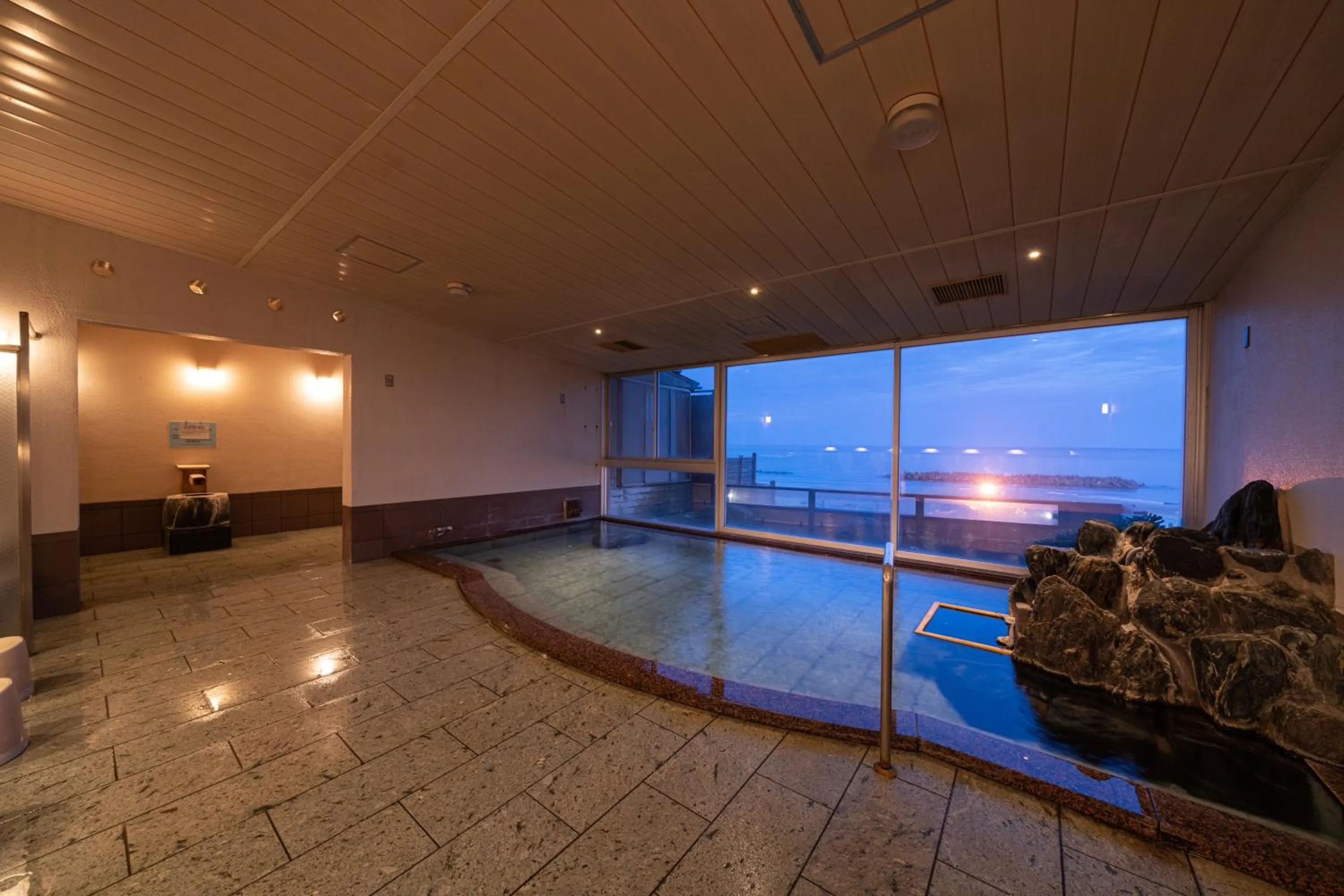 Hot Spring Bath in Ikkyu -Seaside Hotel-
