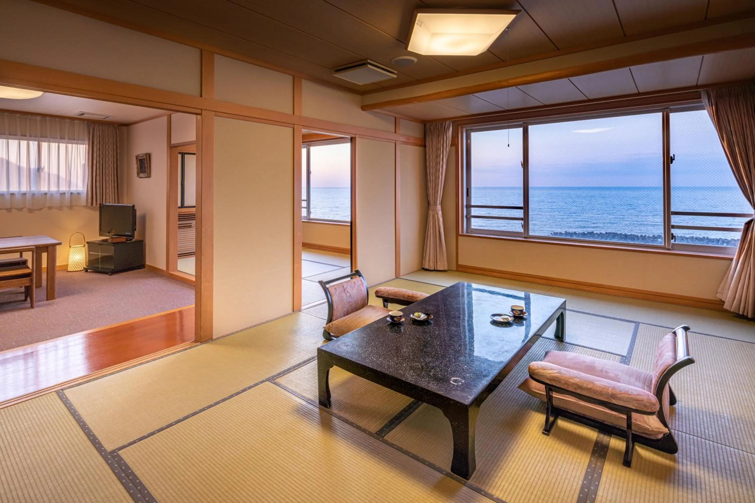 Photo of the whole room in Ikkyu -Seaside Hotel-