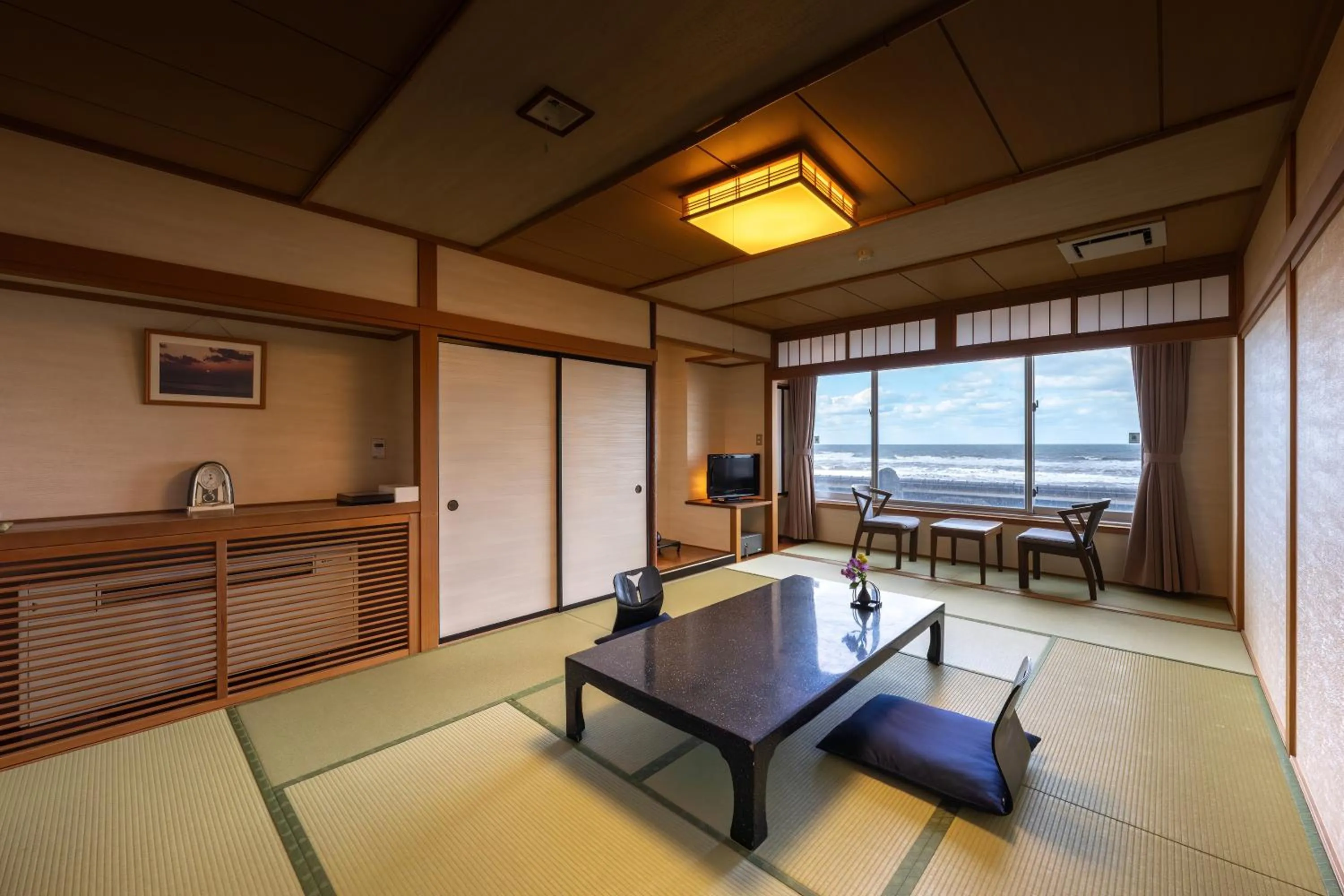 Photo of the whole room in Ikkyu -Seaside Hotel-