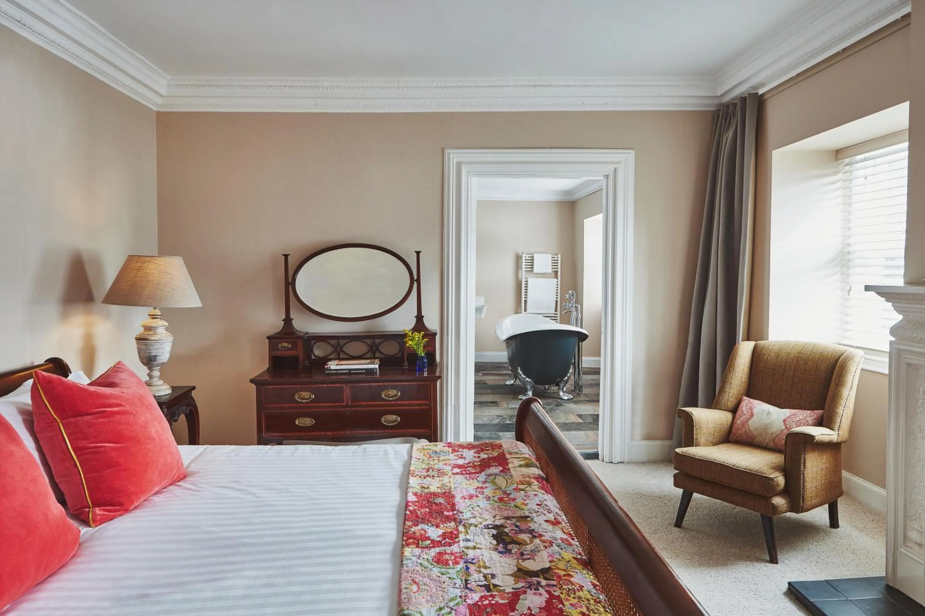 Bedroom, Bed in Brambles of Inveraray