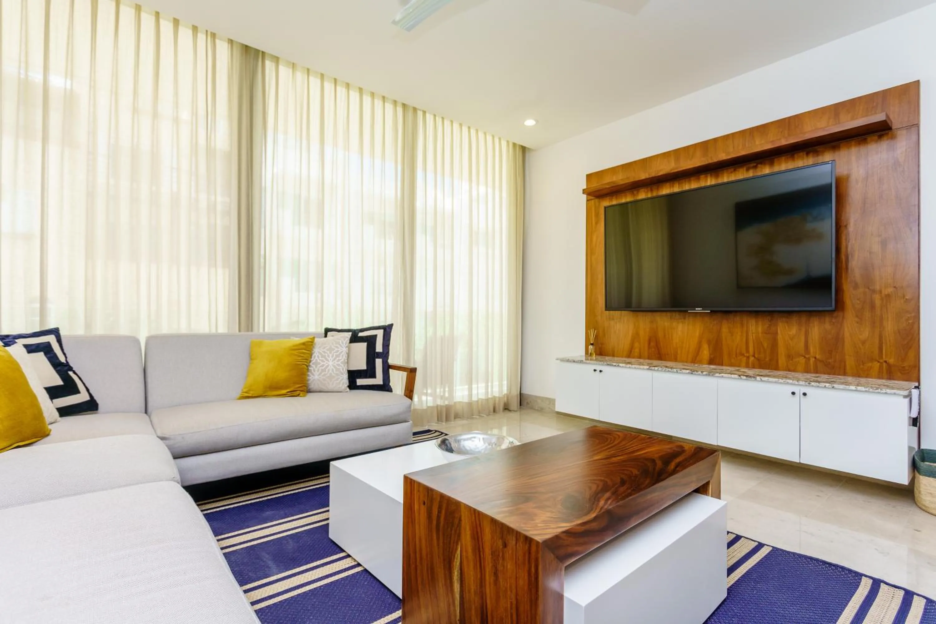 Living room, Bed in Oceana by ABNA