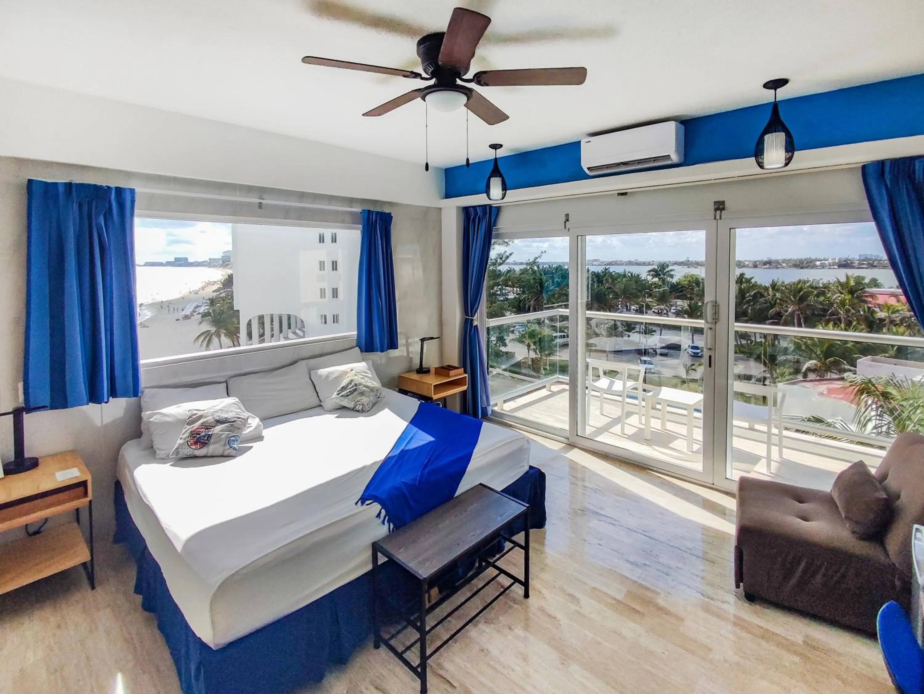 Bed in Paradise Beachfront & Nightlife Heart