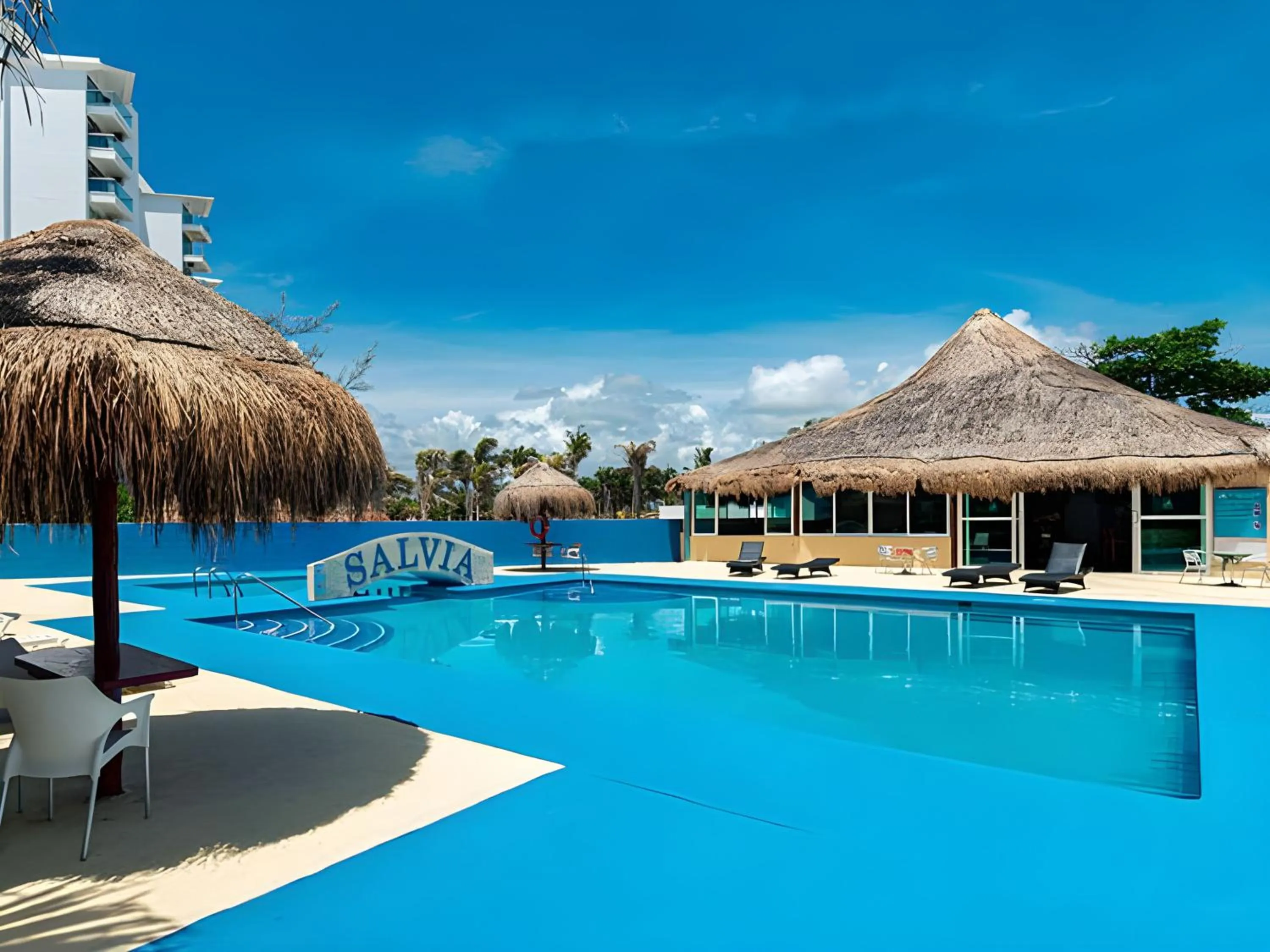 Restaurant/places to eat in Paradise Beachfront & Nightlife Heart