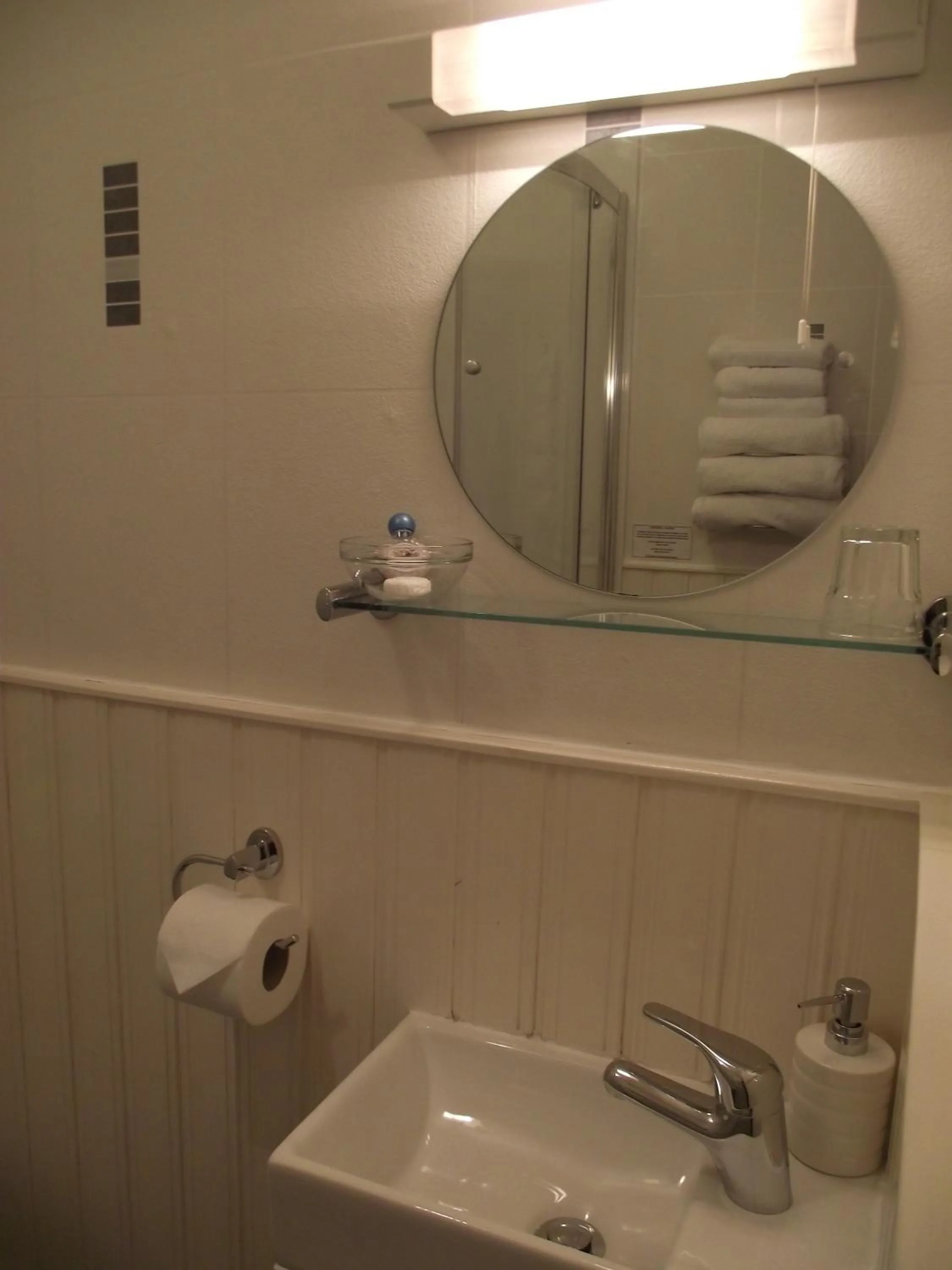 Bathroom in Broomfield House Bed and Breakfast