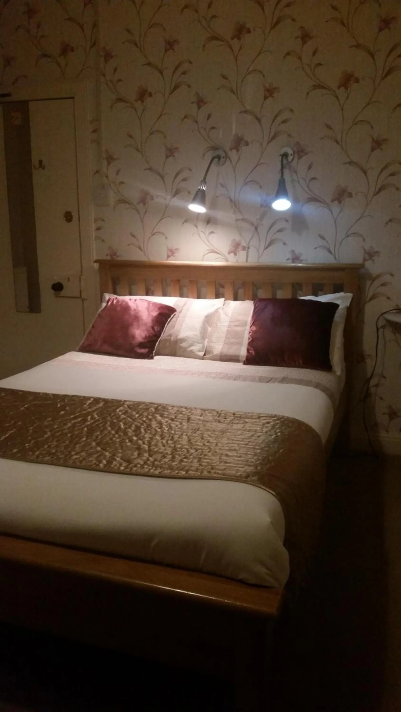 Bed in Broomfield House Bed and Breakfast