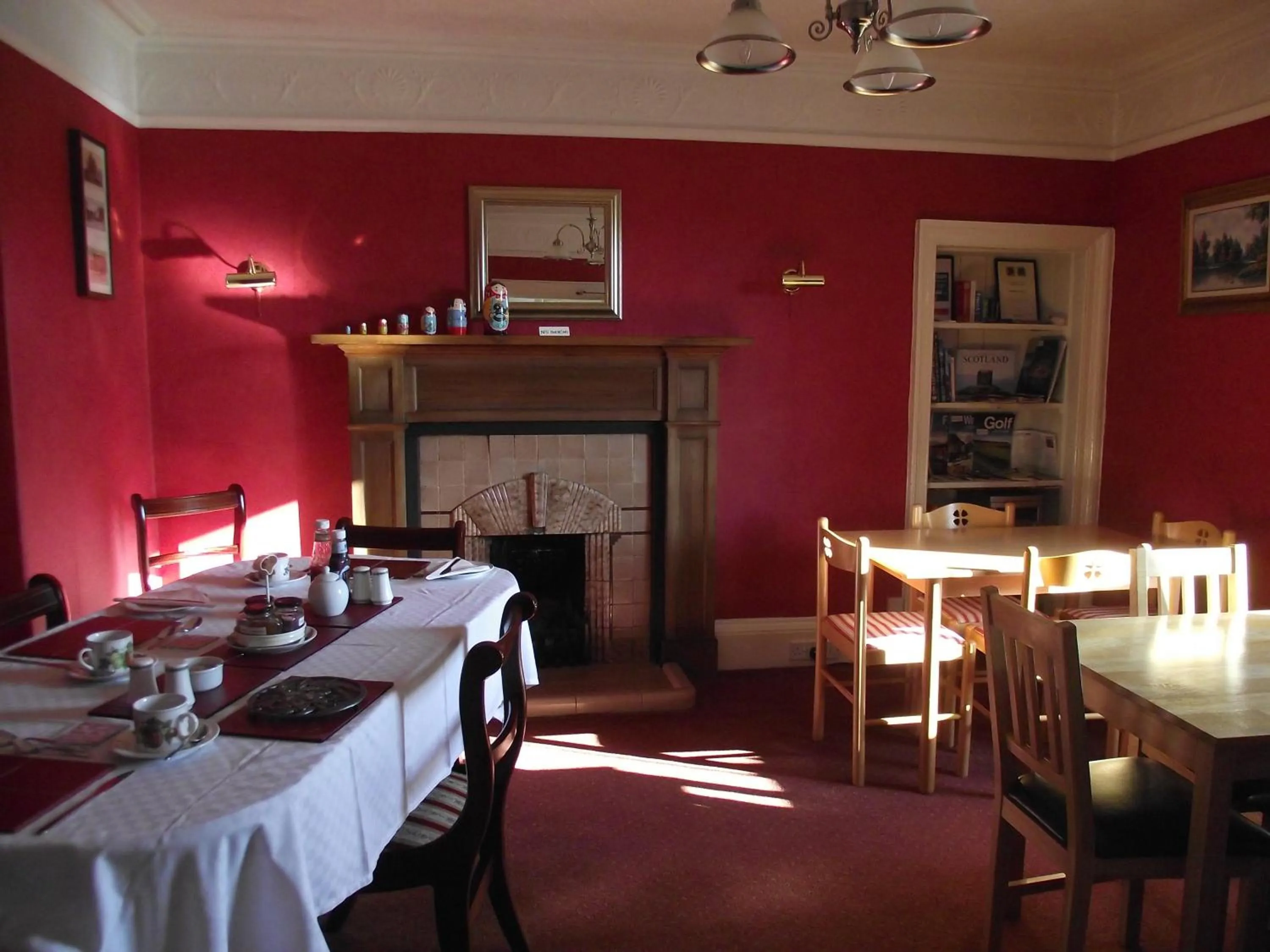 Restaurant/places to eat in Broomfield House Bed and Breakfast