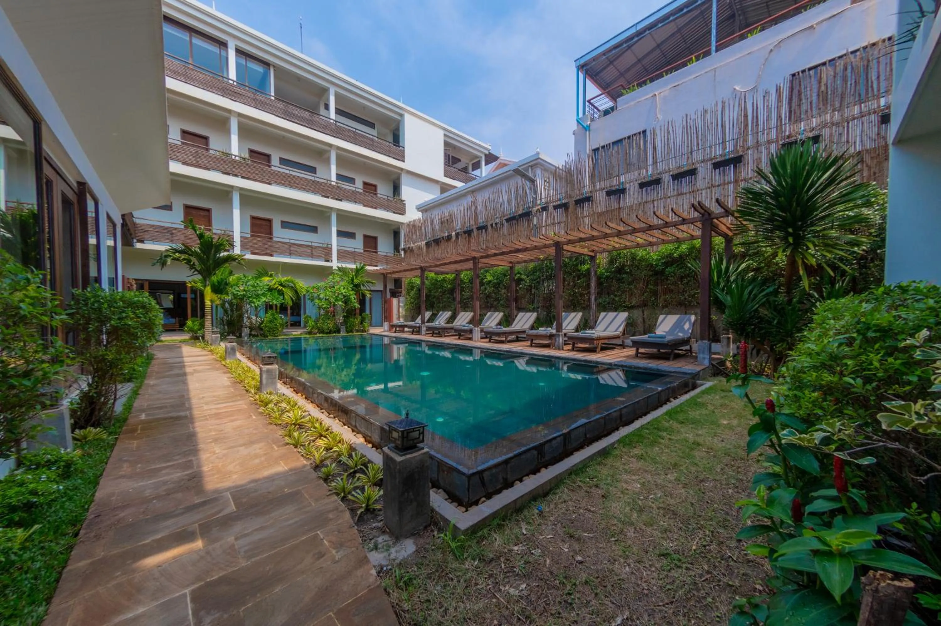 Swimming pool in Siemreap Vasinh Residence