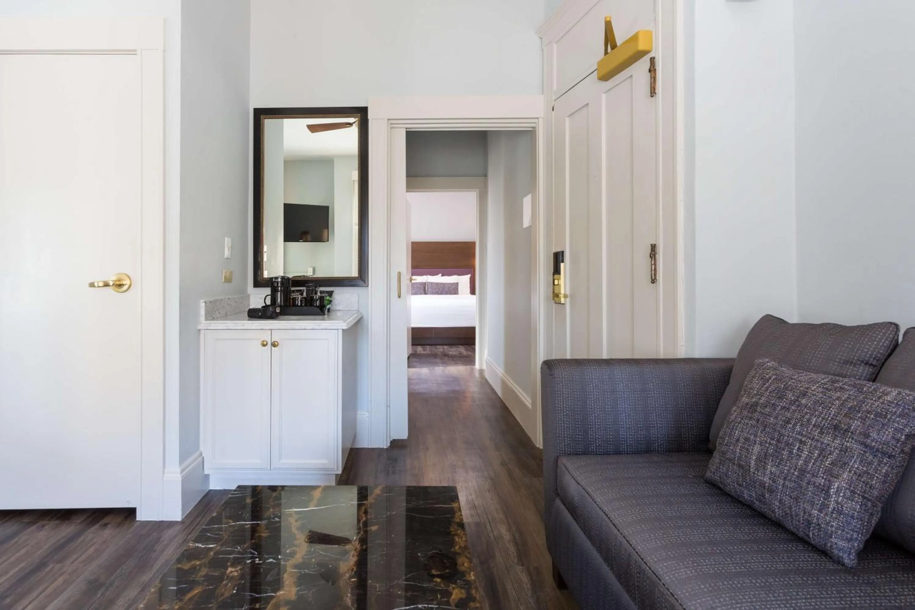 Photo of the whole room, Bed in Cartwright Hotel Union Square - BW Premier Collection