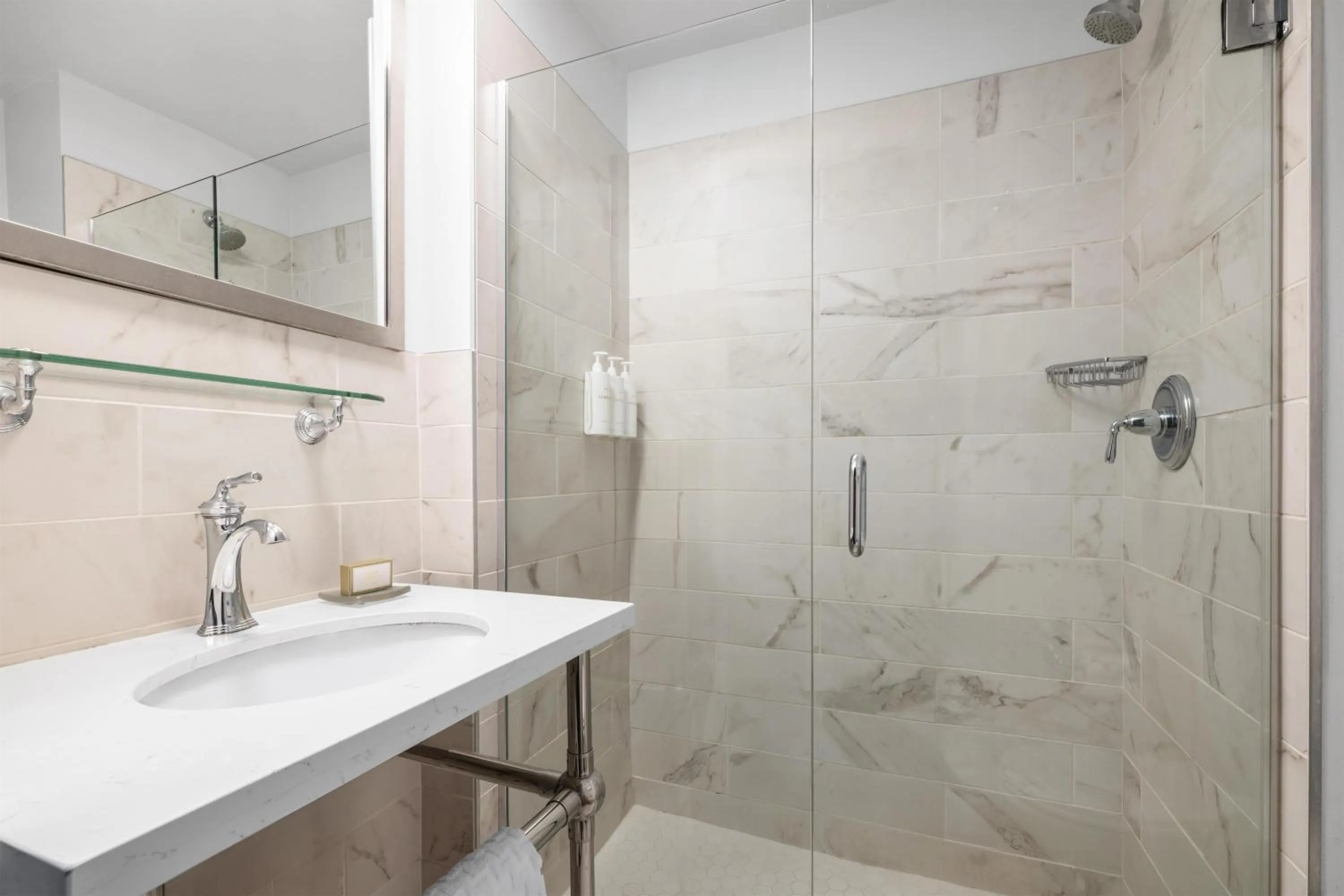 Bathroom in Cartwright Hotel Union Square - BW Premier Collection