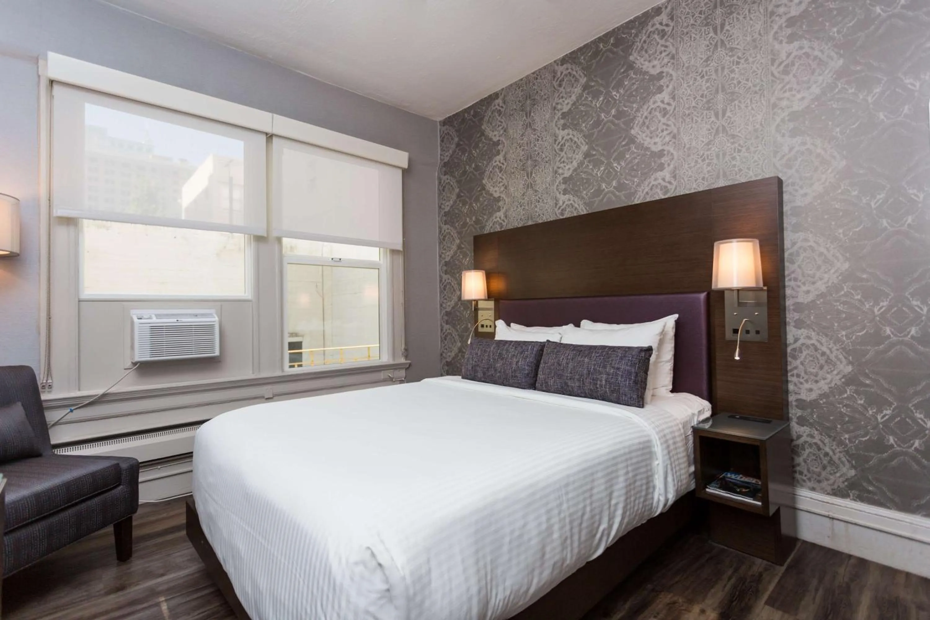 Bedroom, Bed in Cartwright Hotel Union Square - BW Premier Collection