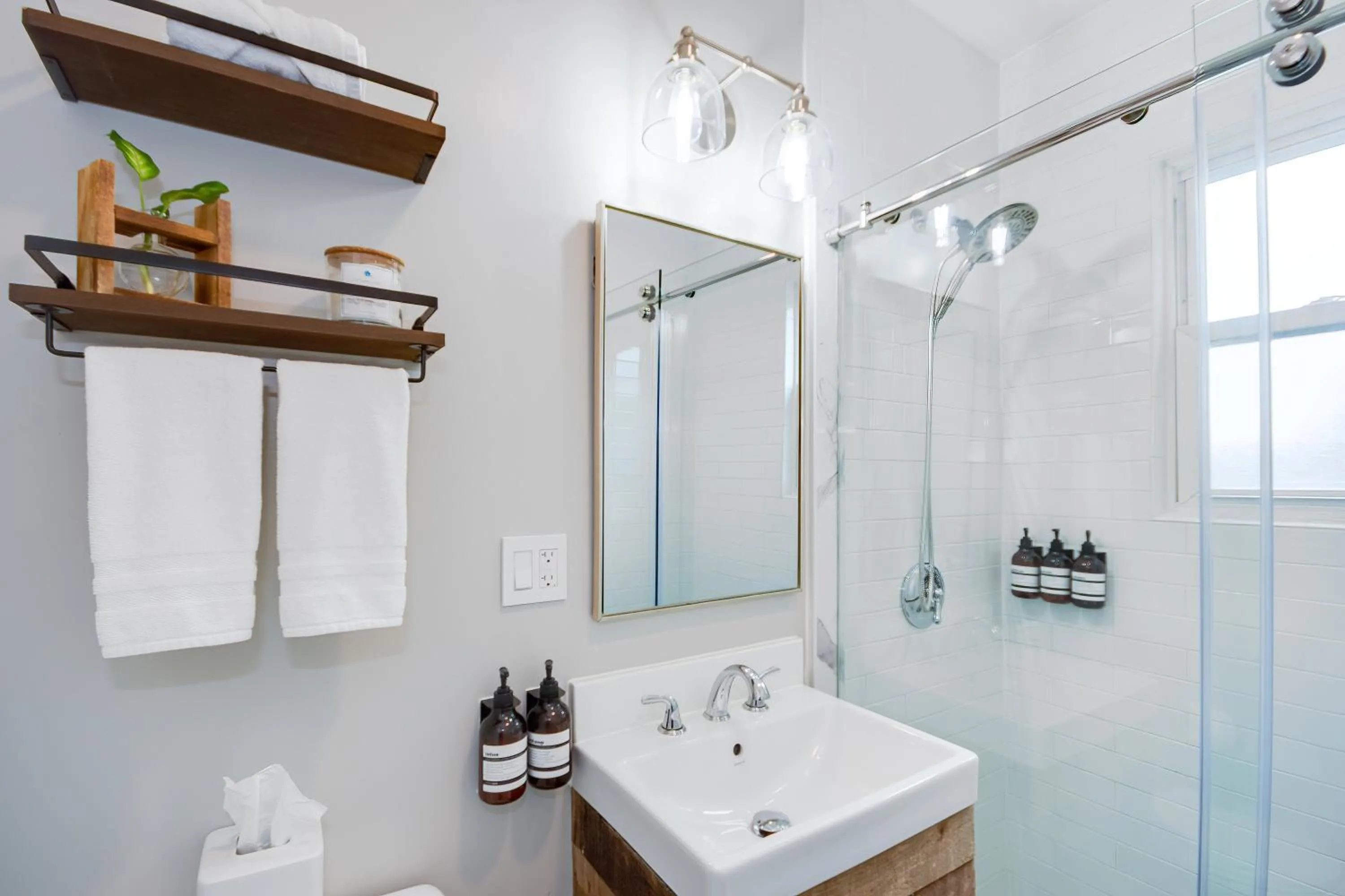 Shower in Boston Queen Bedroom