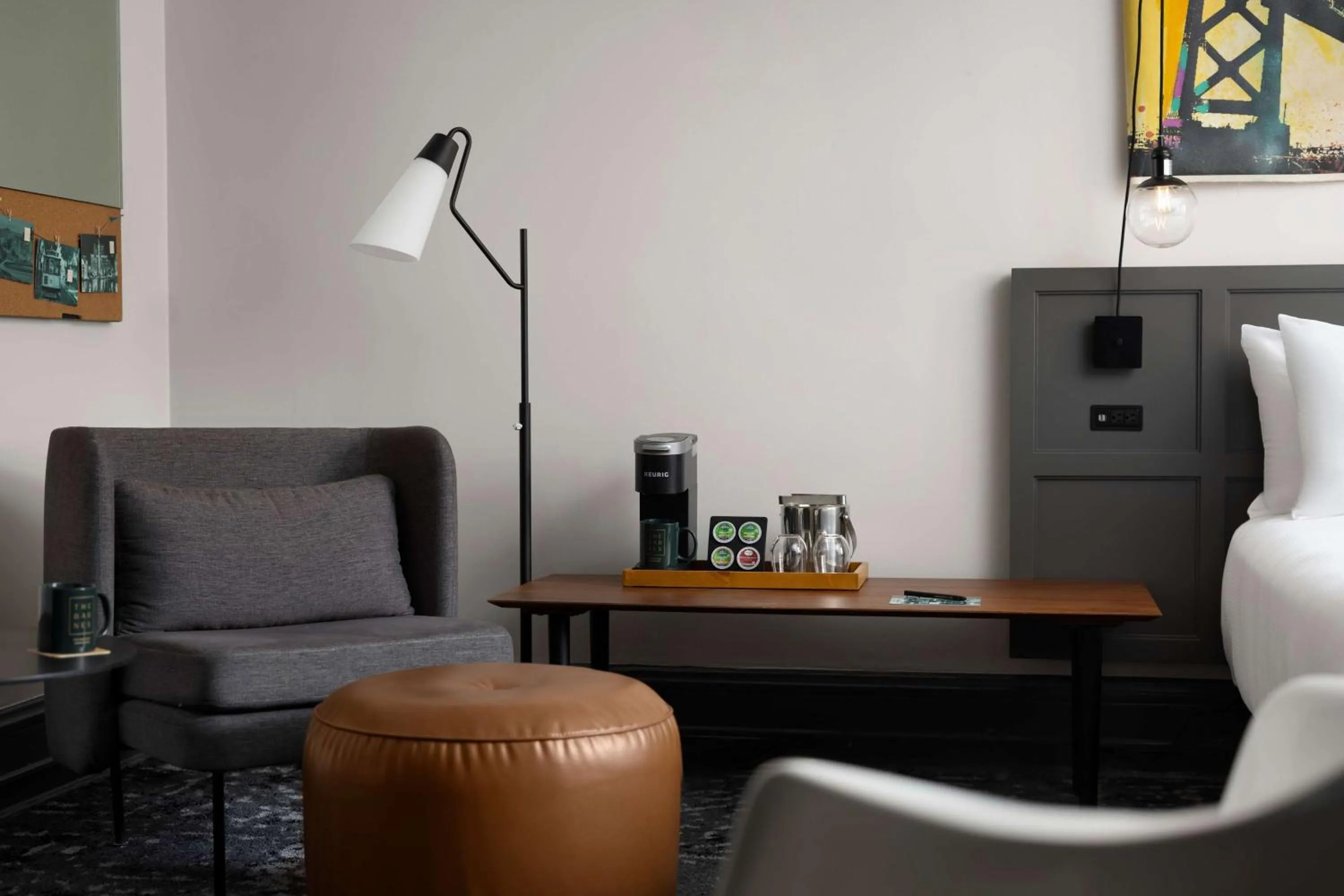 Photo of the whole room in The Barnes San Francisco, Tapestry Collection by Hilton