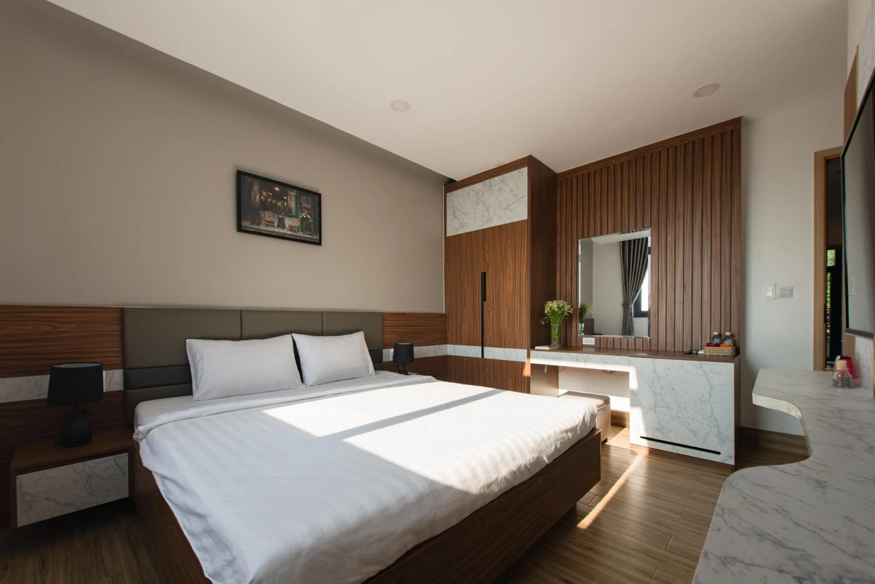 Photo of the whole room, Bed in West Lake Hotel - Near Bai Dai Beach