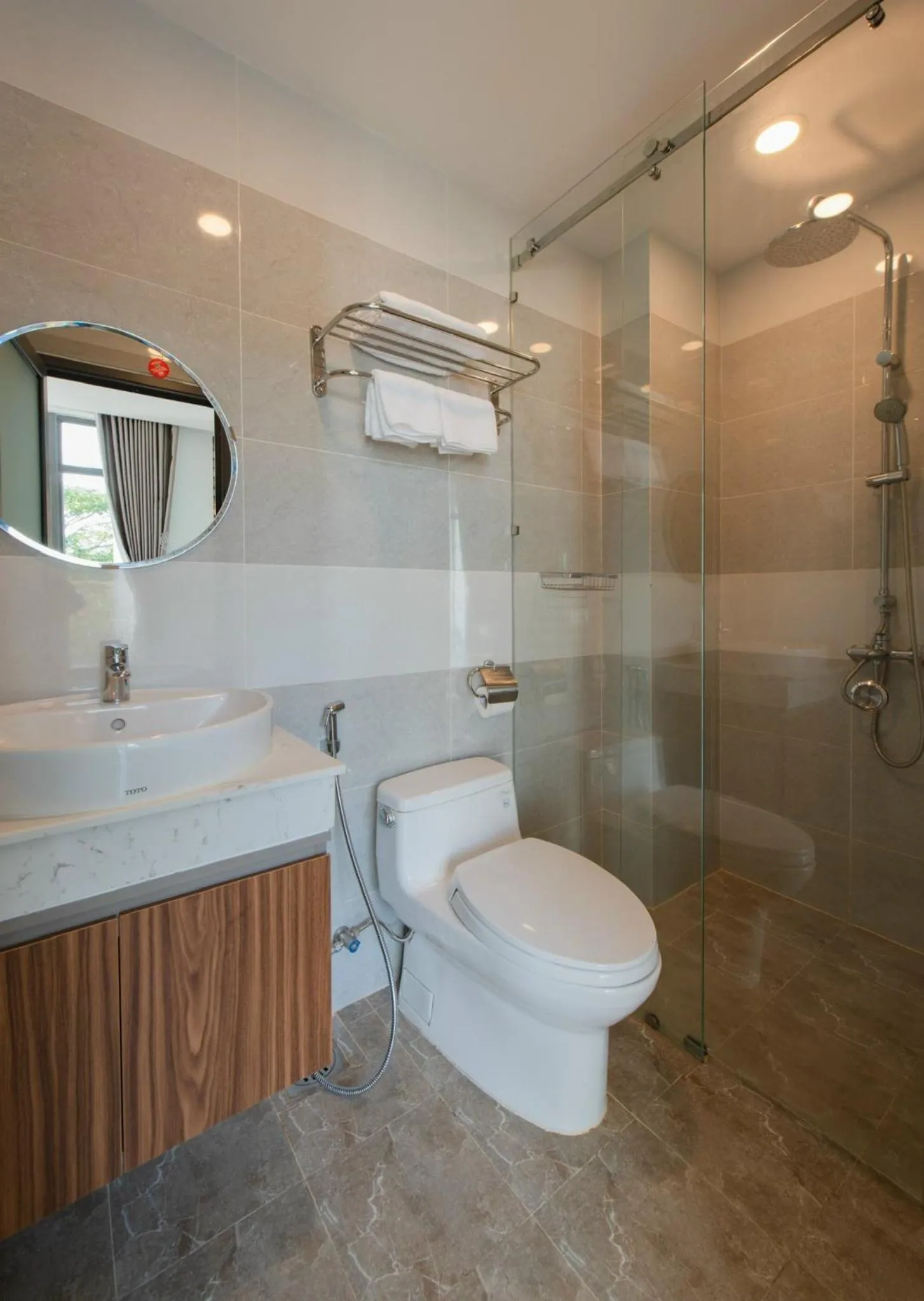 Toilet in West Lake Hotel - Near Bai Dai Beach