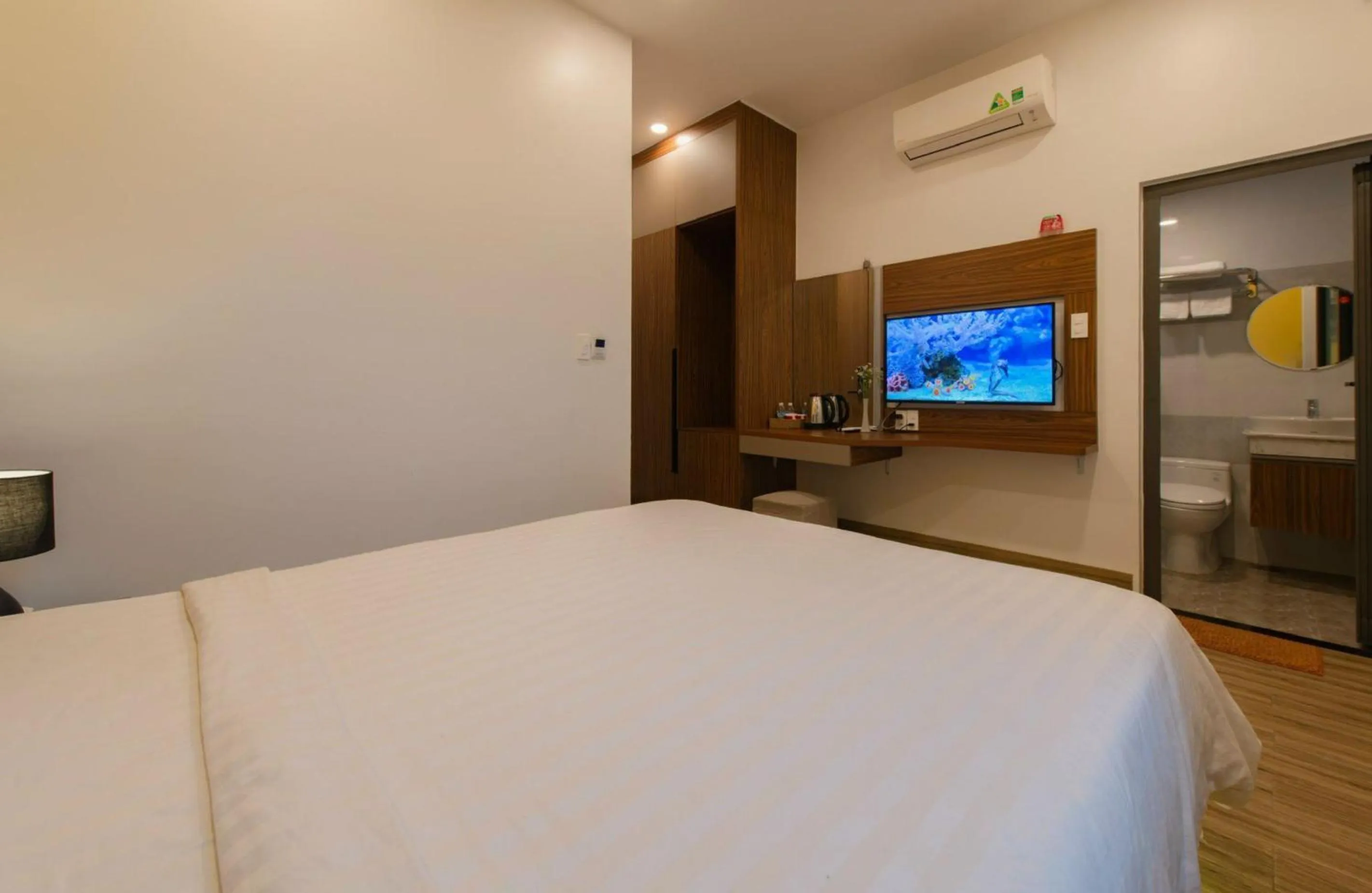 Bed in West Lake Hotel - Near Bai Dai Beach