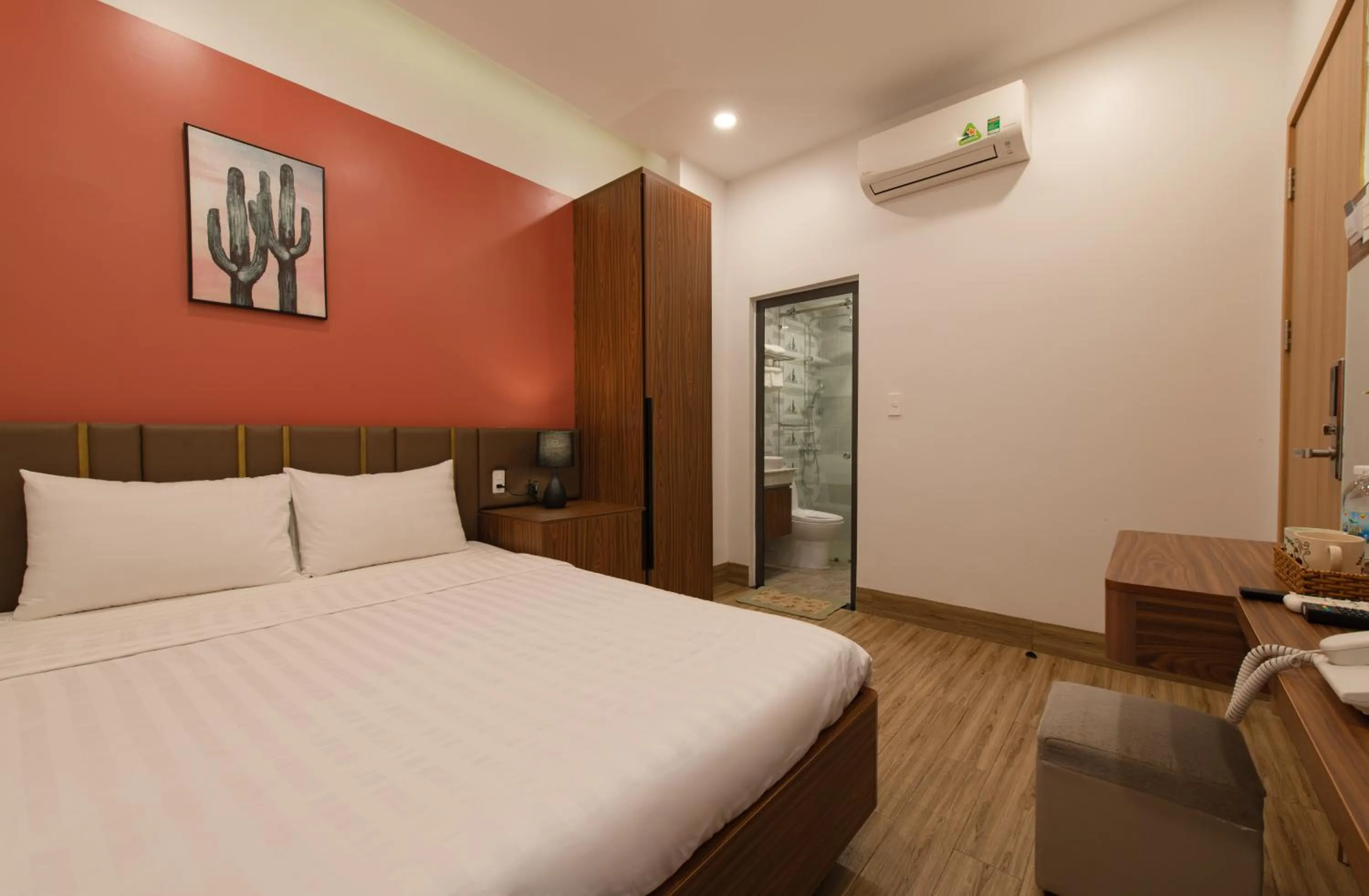 Bed in West Lake Hotel - Near Bai Dai Beach