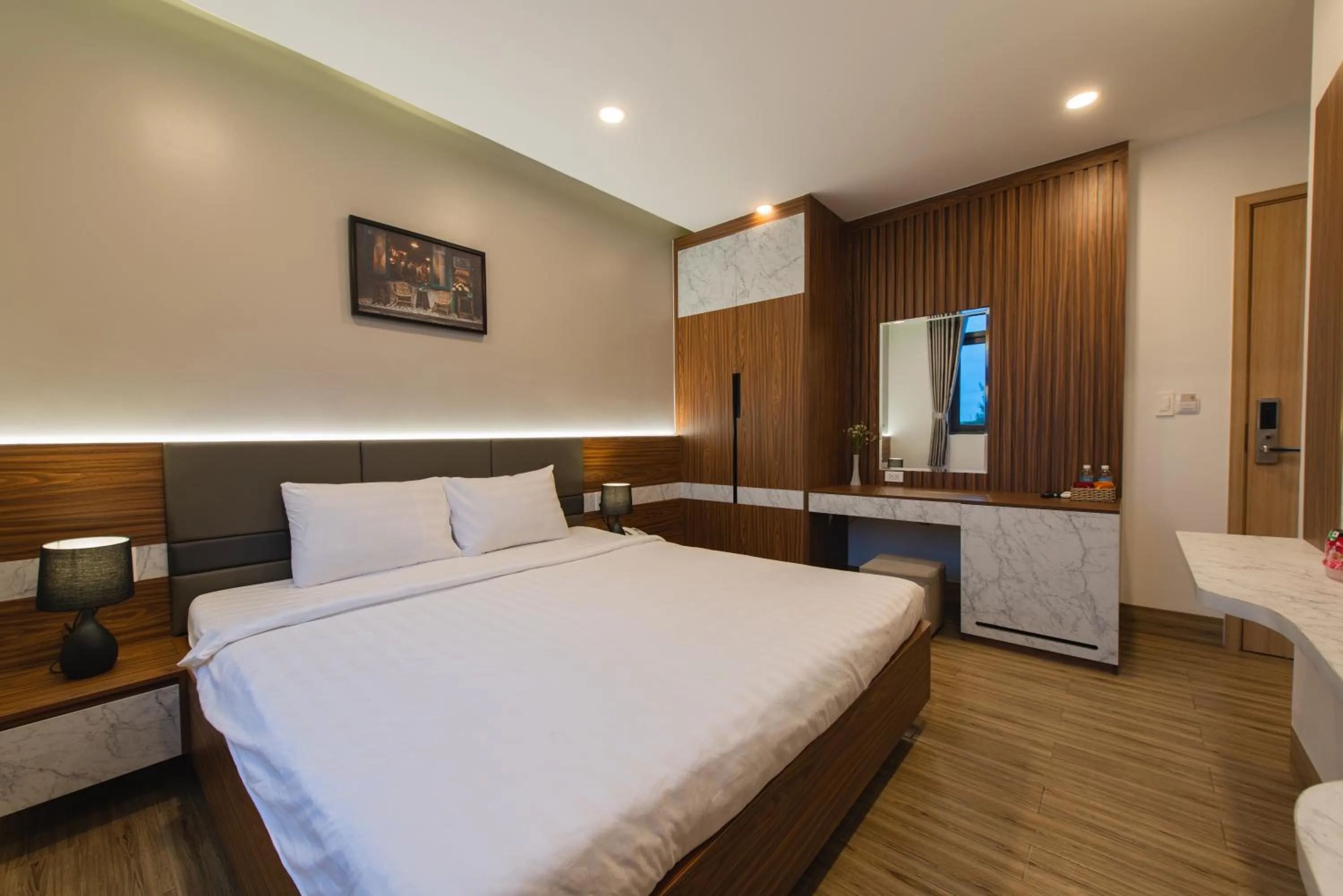 Bed in West Lake Hotel - Near Bai Dai Beach