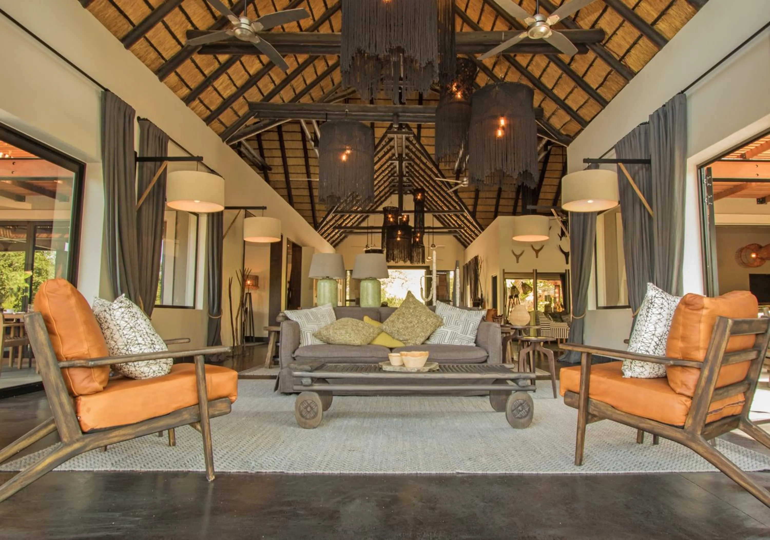 Lounge or bar in Abelana River Lodge