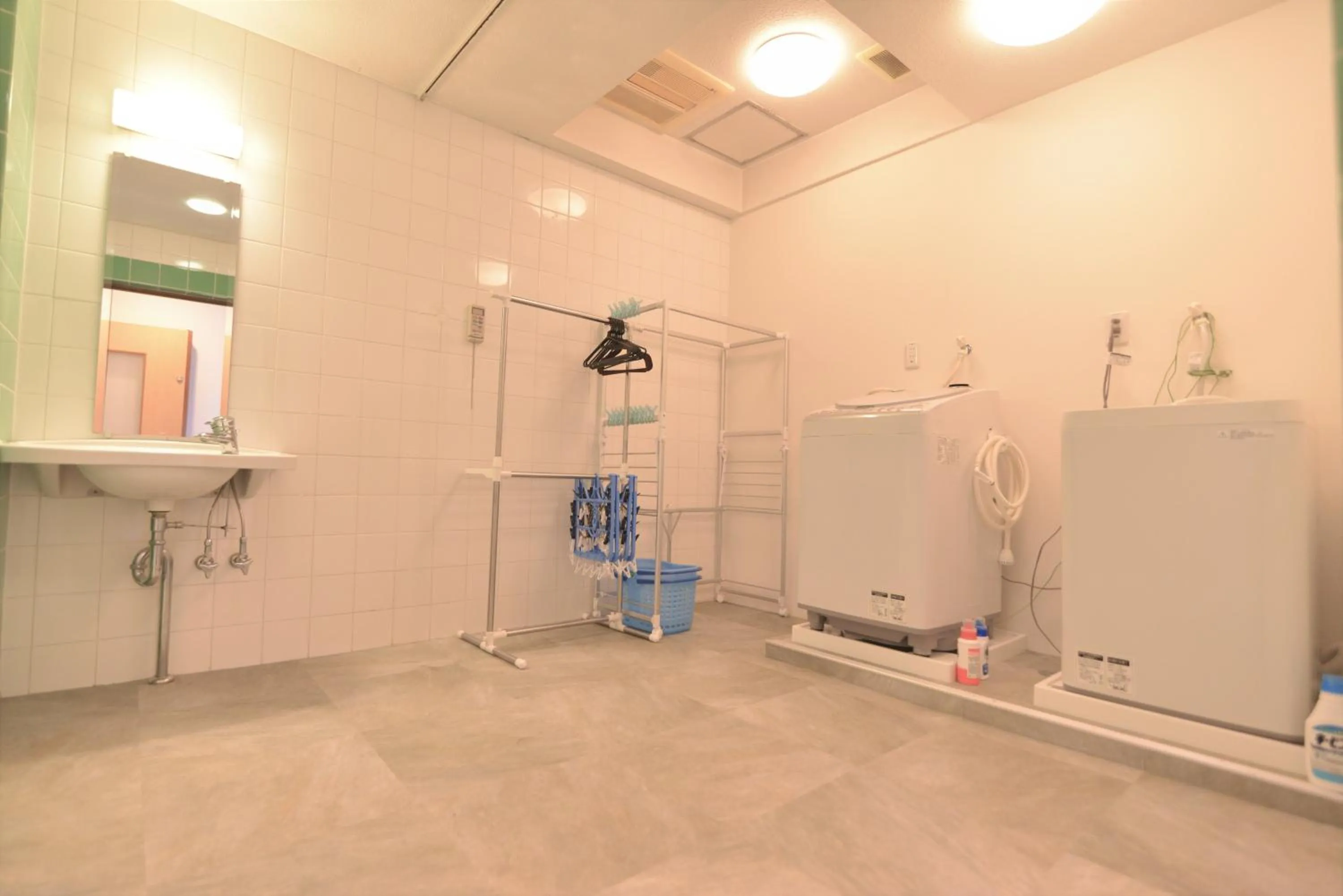 Communal lounge/ TV room in Syukur Ofuna