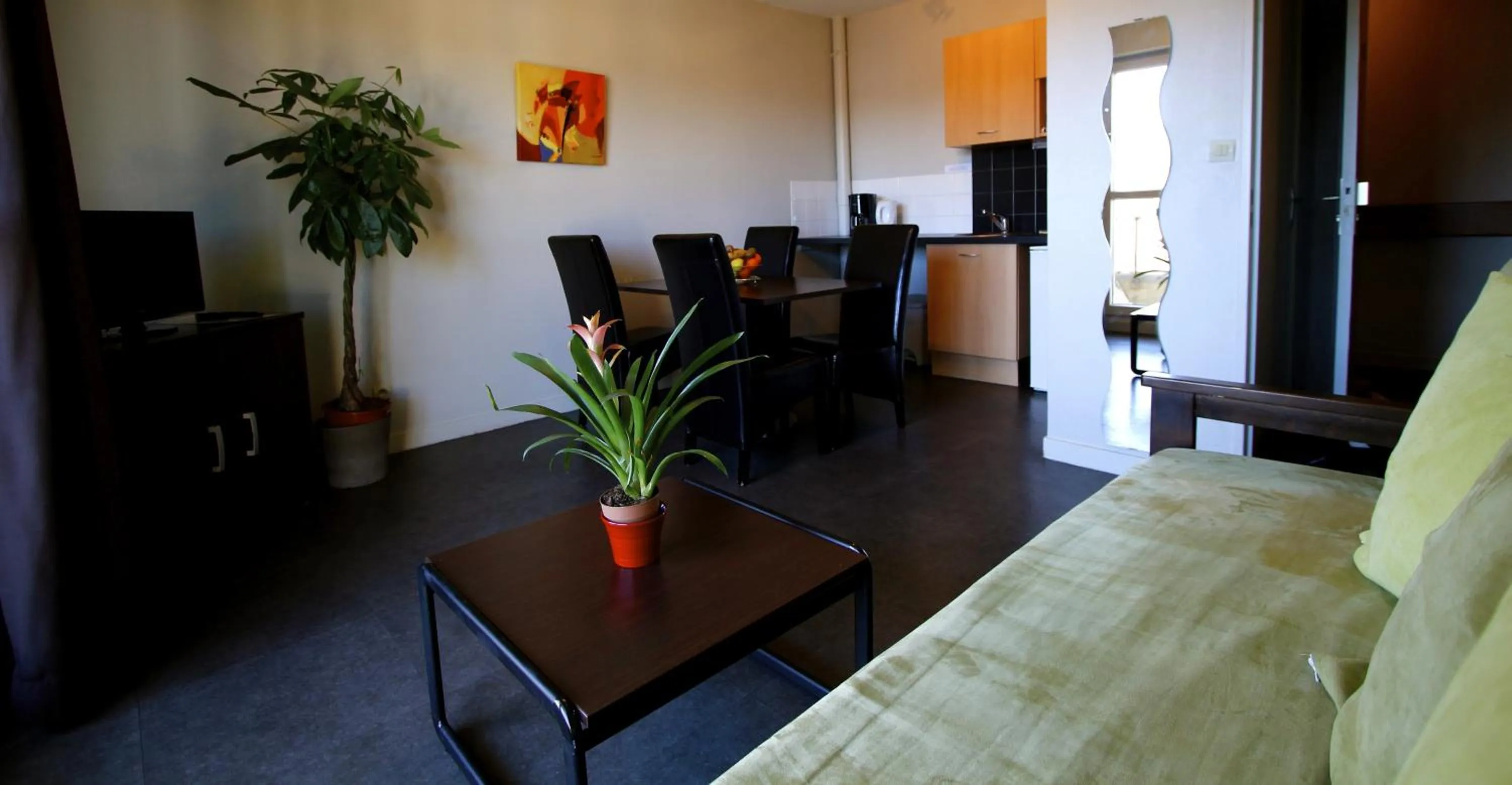 Living room in Appart'hotel Les Palatines