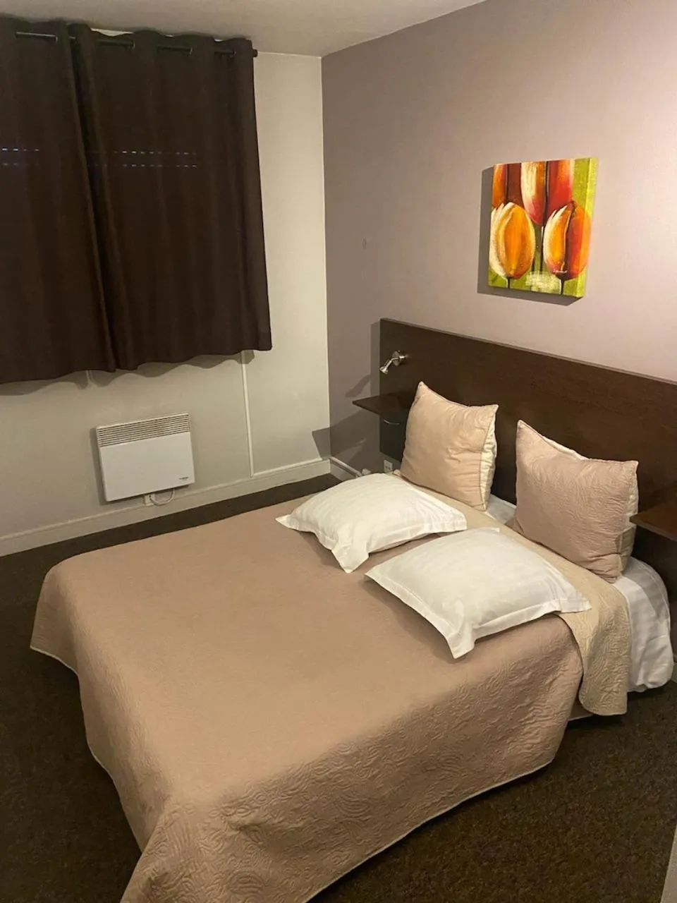 Bedroom, Bed in Appart'hotel Les Palatines