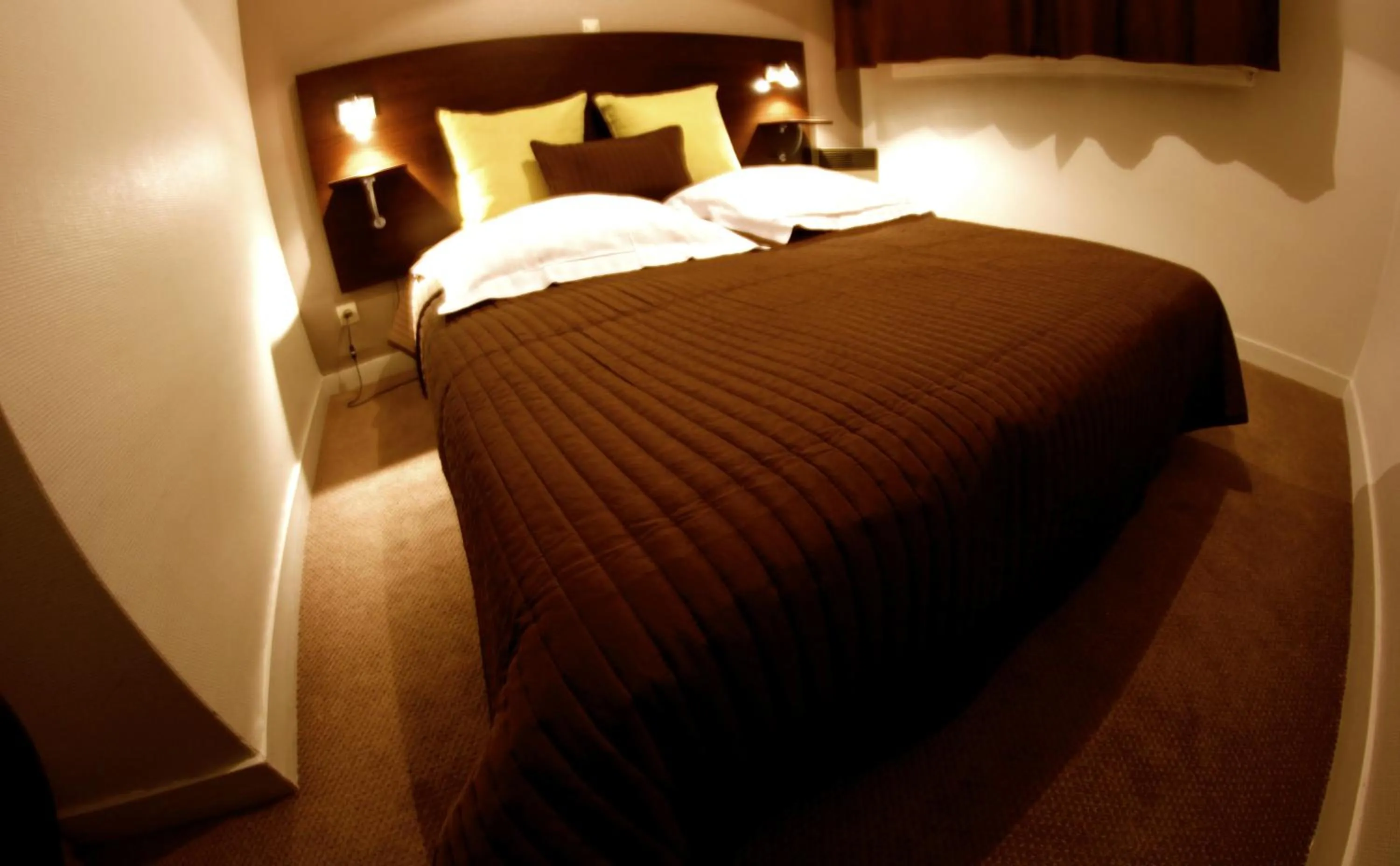 Photo of the whole room, Bed in Appart'hotel Les Palatines