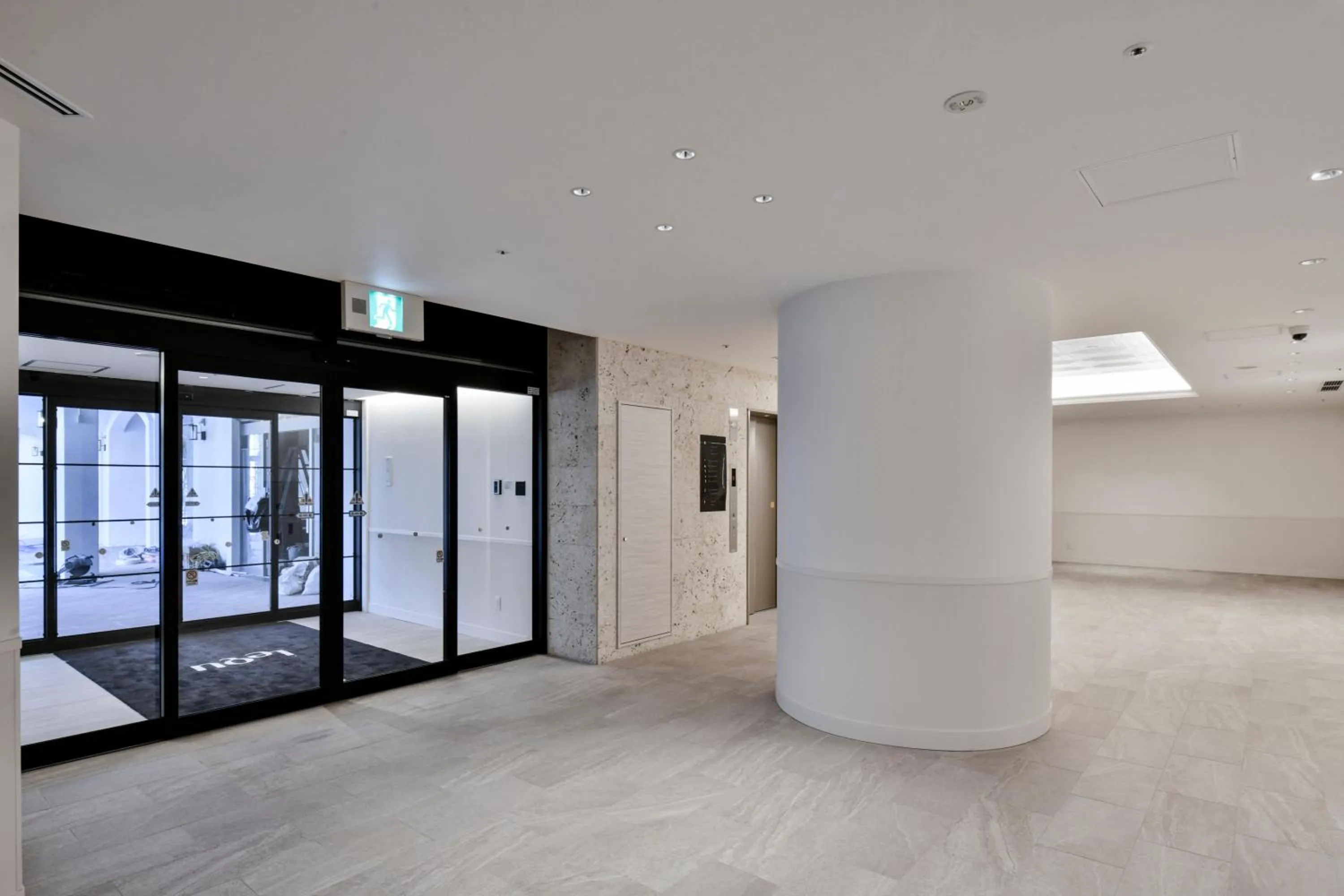 Lobby or reception in Lequ Okinawa Chatan Spa ＆ Resort