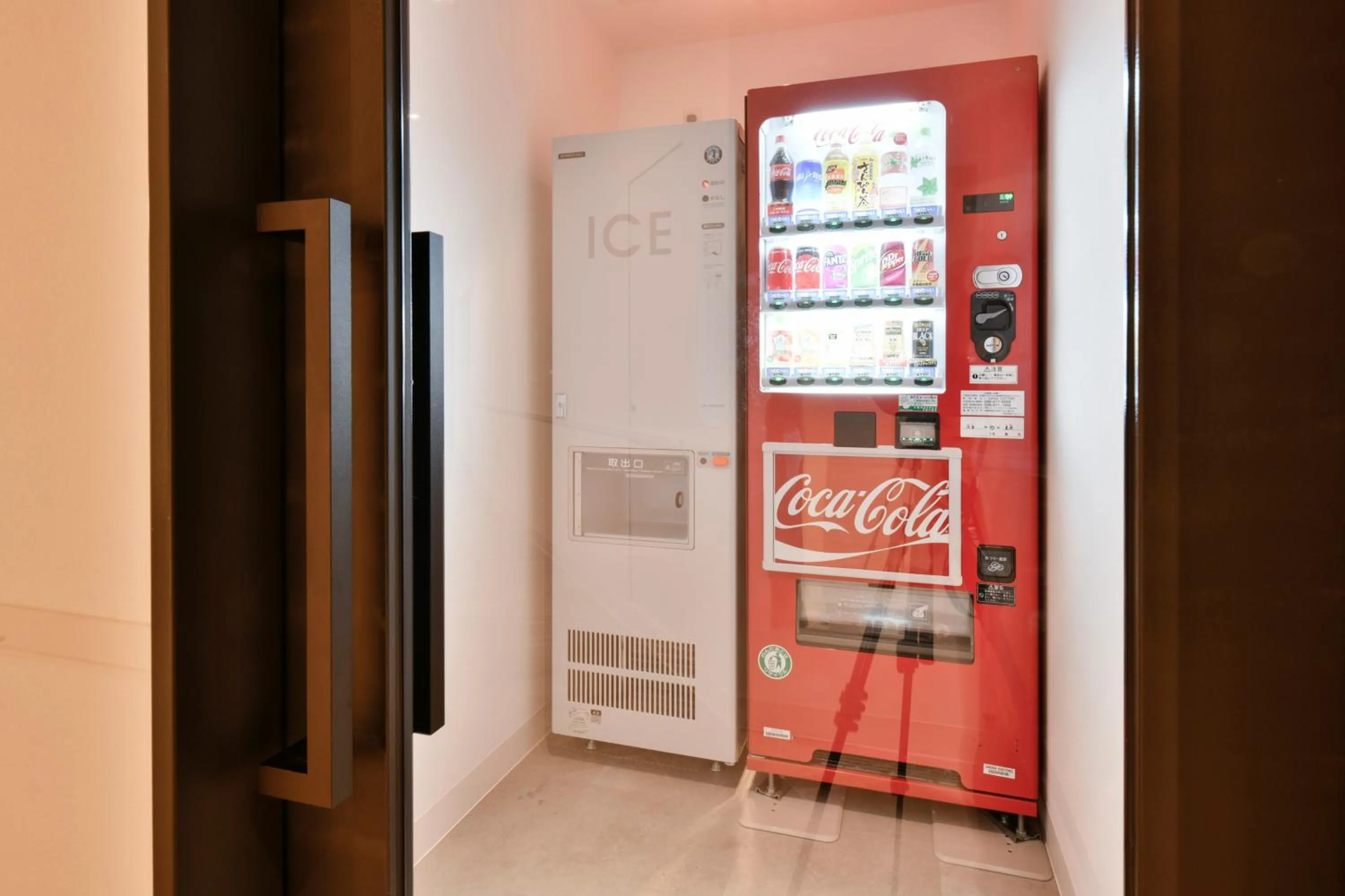 vending machine in Lequ Okinawa Chatan Spa ＆ Resort