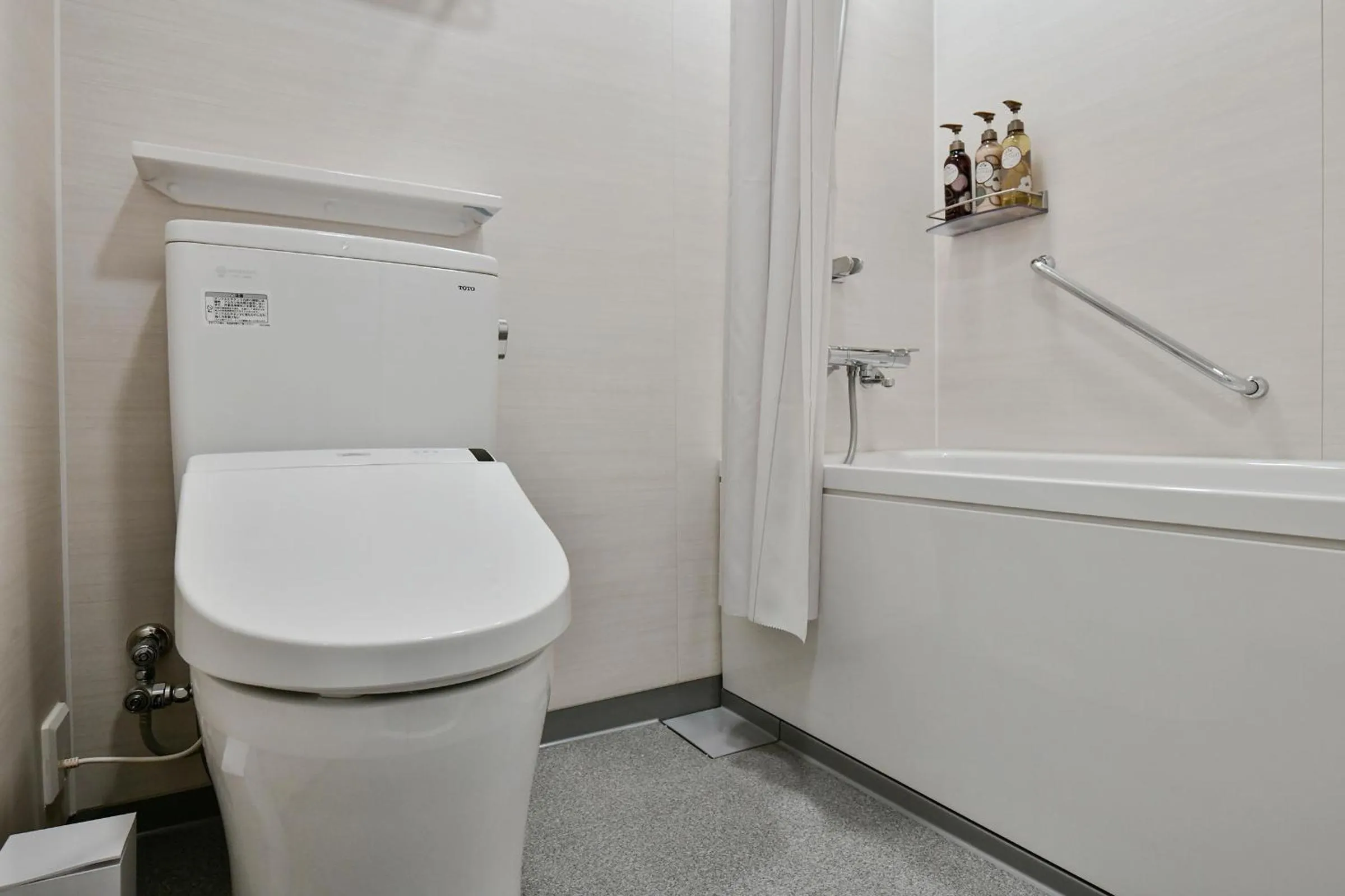 Shower in Lequ Okinawa Chatan Spa ＆ Resort