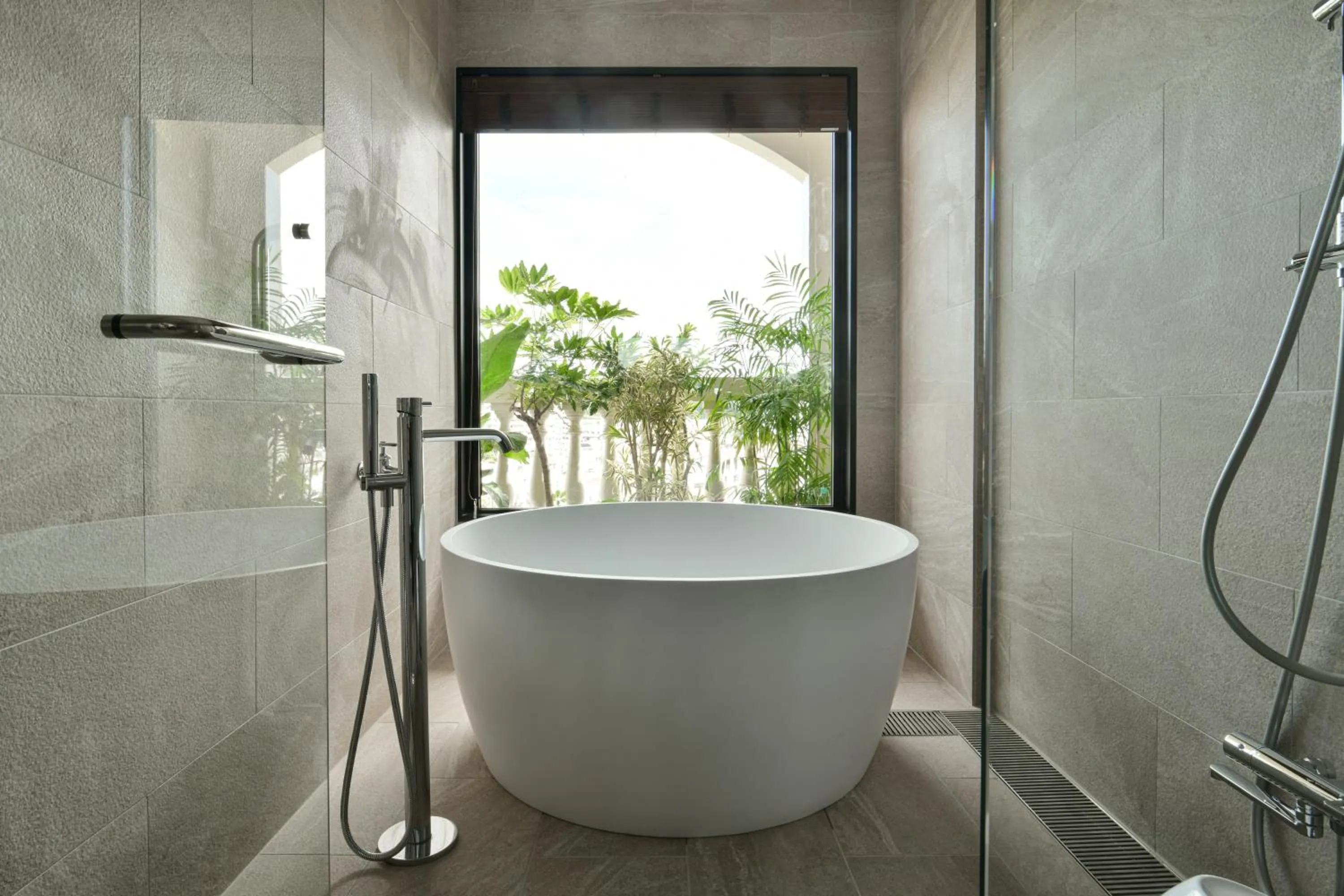 Shower in Lequ Okinawa Chatan Spa ＆ Resort