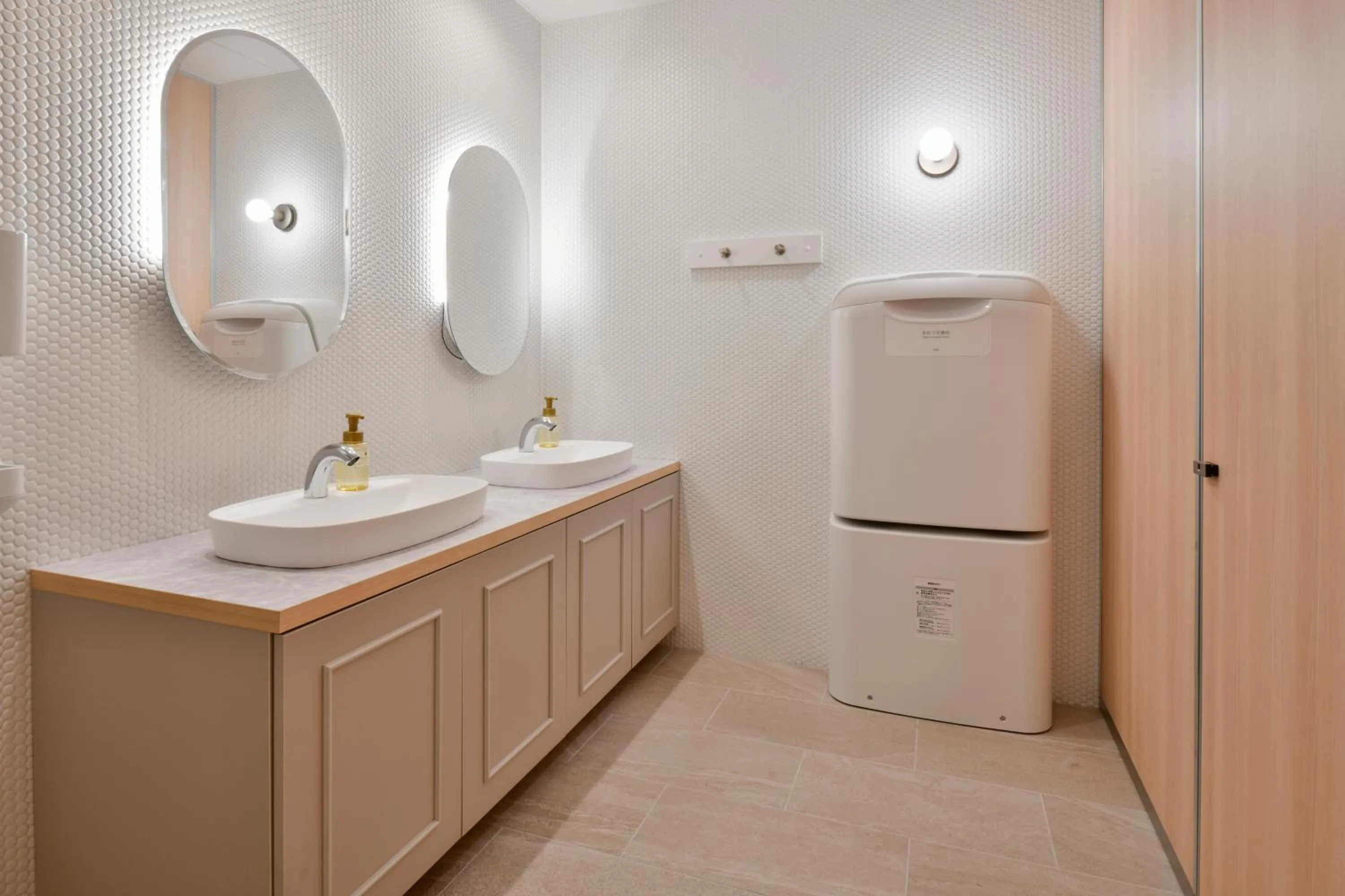 Toilet in Lequ Okinawa Chatan Spa ＆ Resort