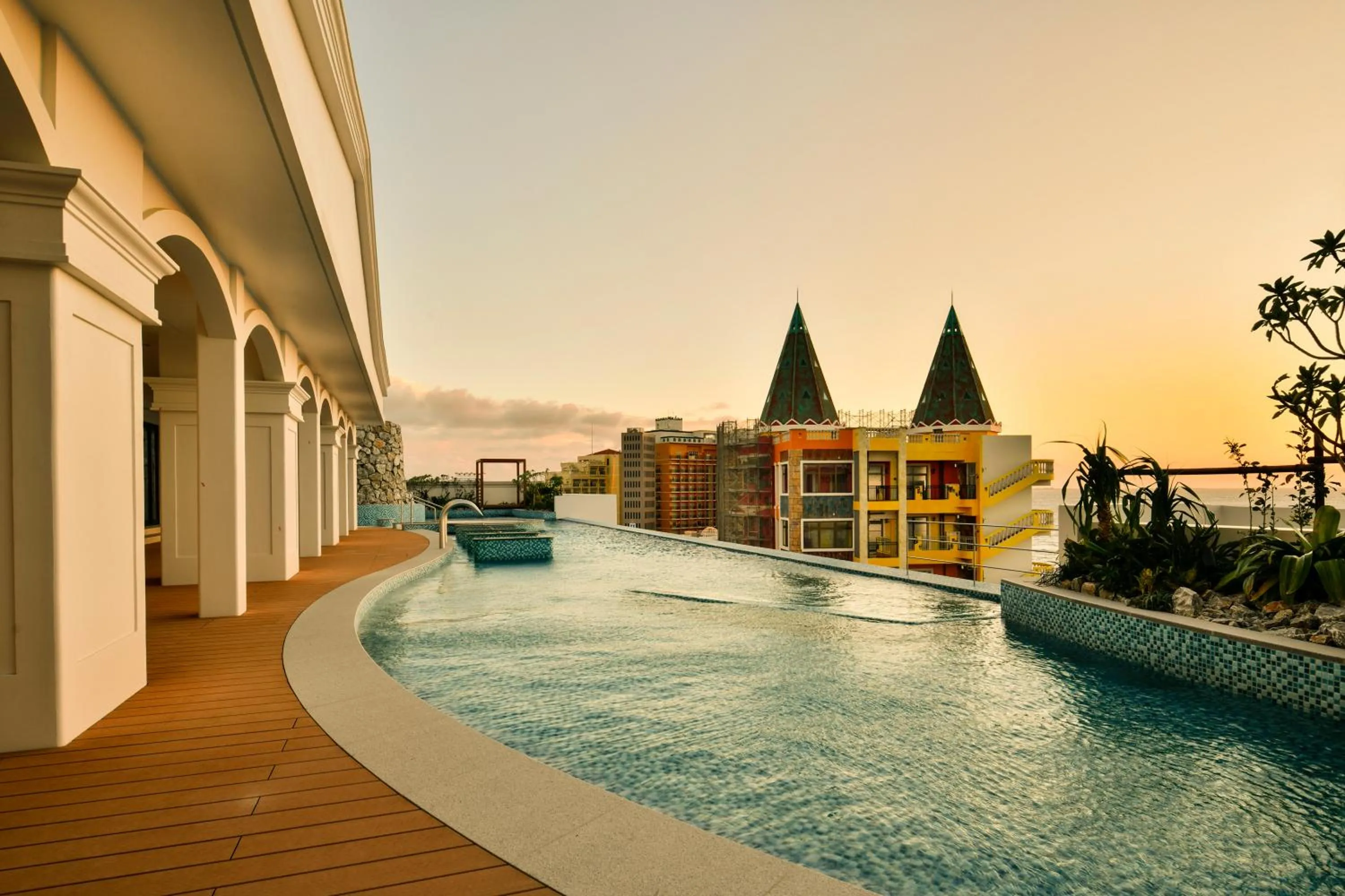 Sunset in Lequ Okinawa Chatan Spa ＆ Resort