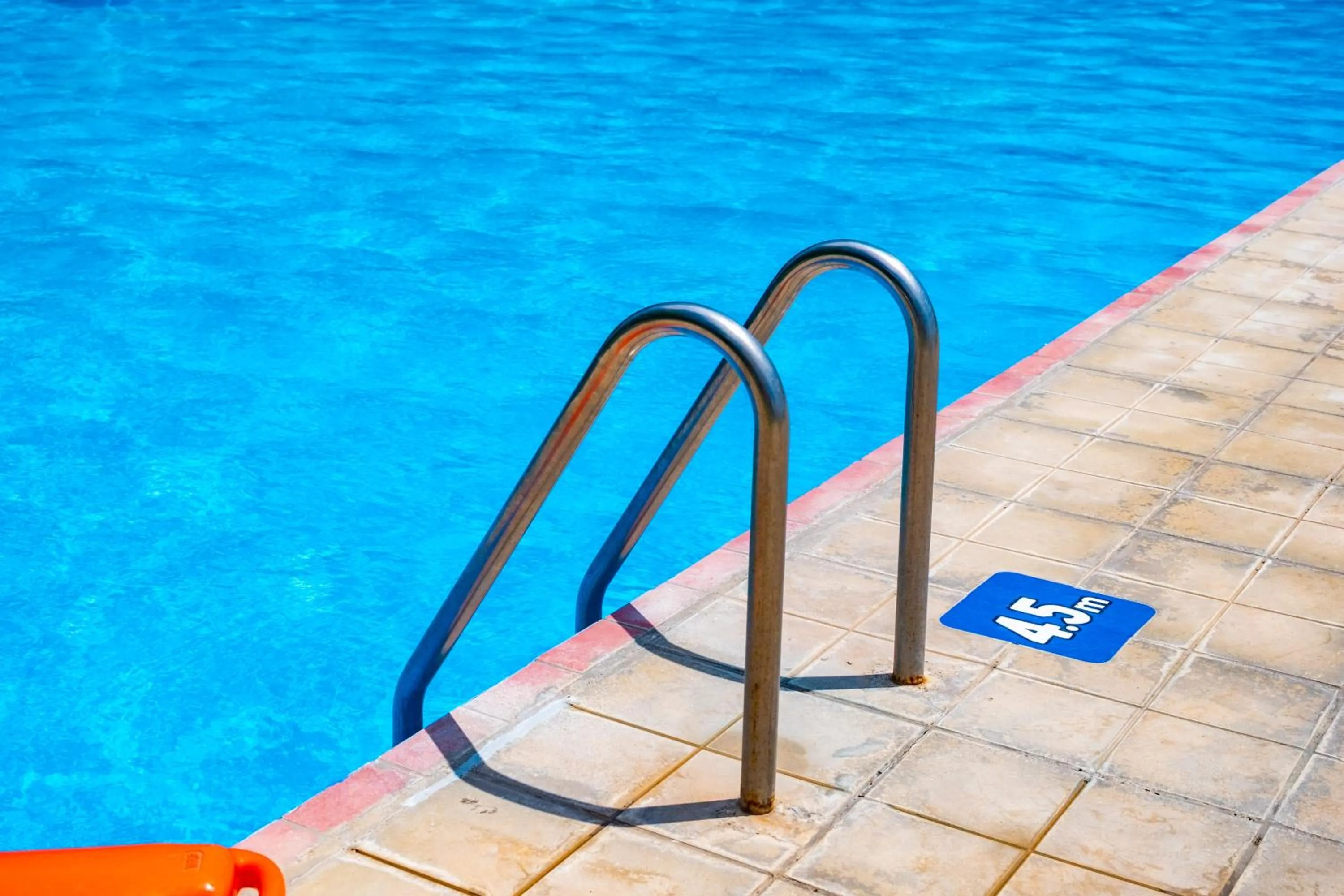 Swimming pool in Tsamadanis Hotel & Bungalows Friends Family