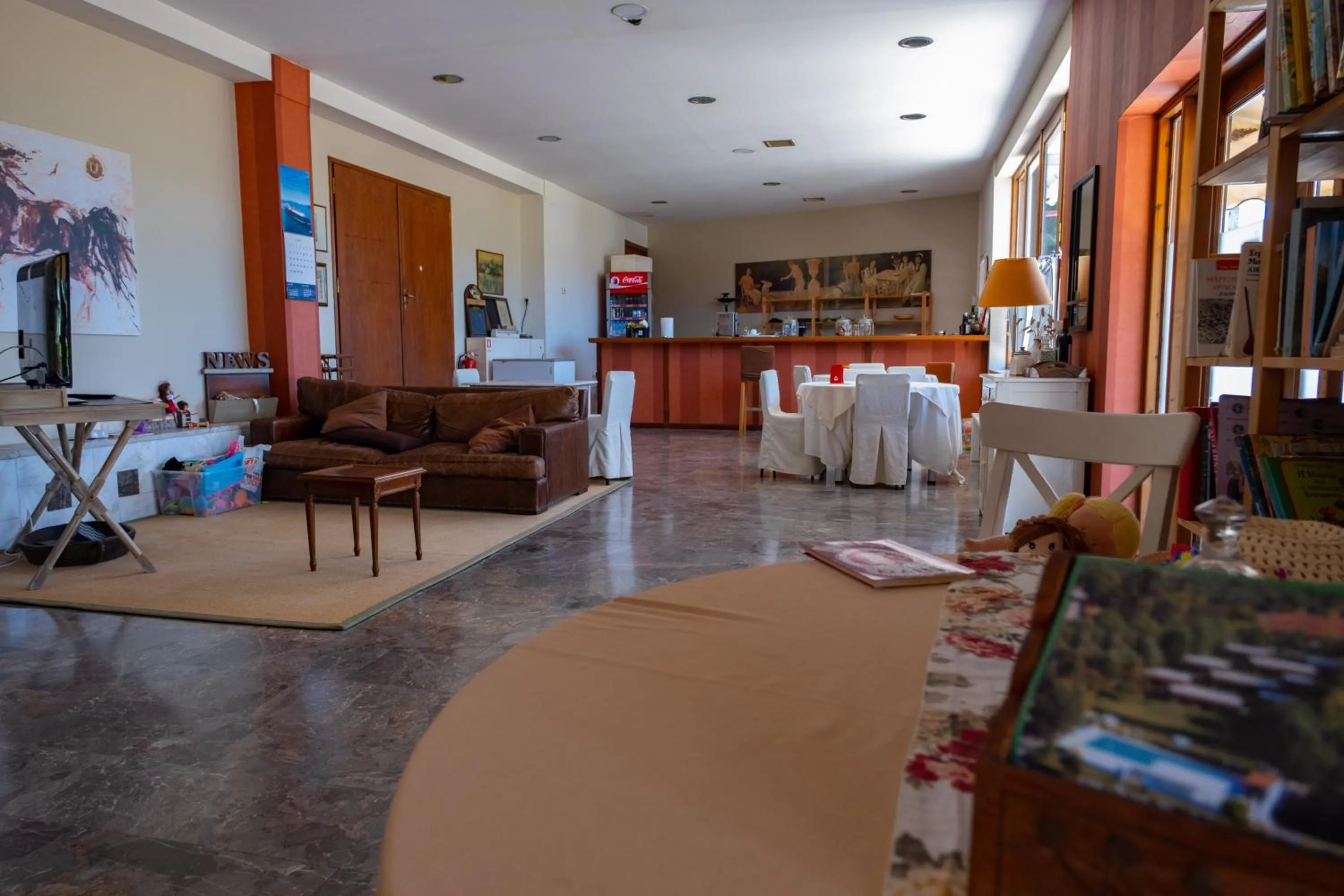 Lounge or bar in Tsamadanis Hotel & Bungalows Friends Family