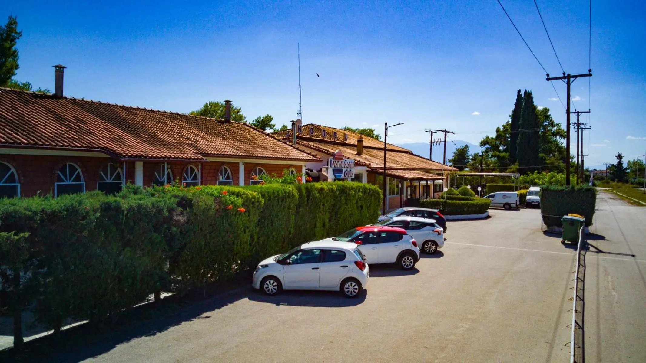 Area and facilities in Tsamadanis Hotel & Bungalows Friends Family