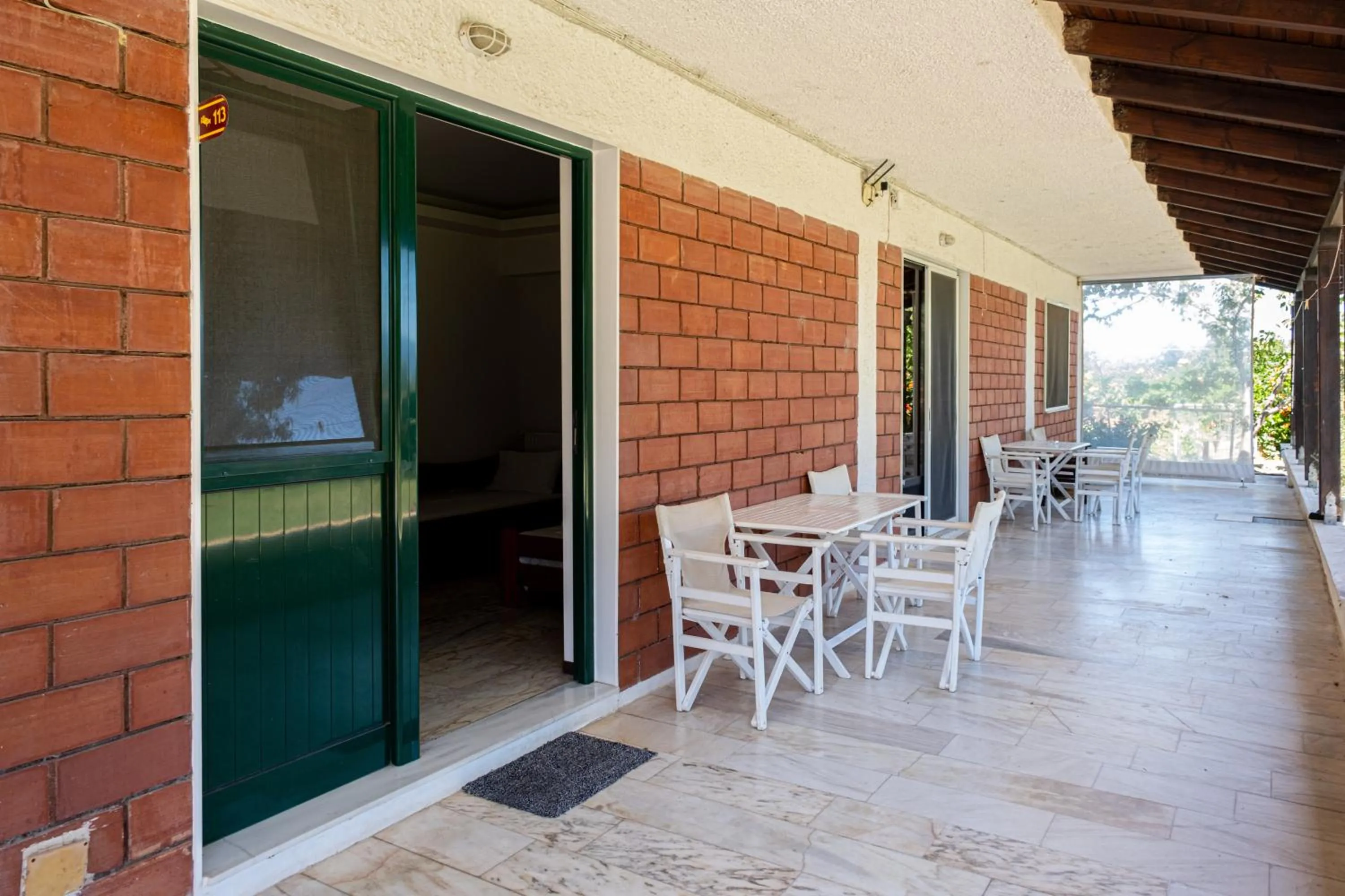 Facade/entrance in Tsamadanis Hotel & Bungalows Friends Family