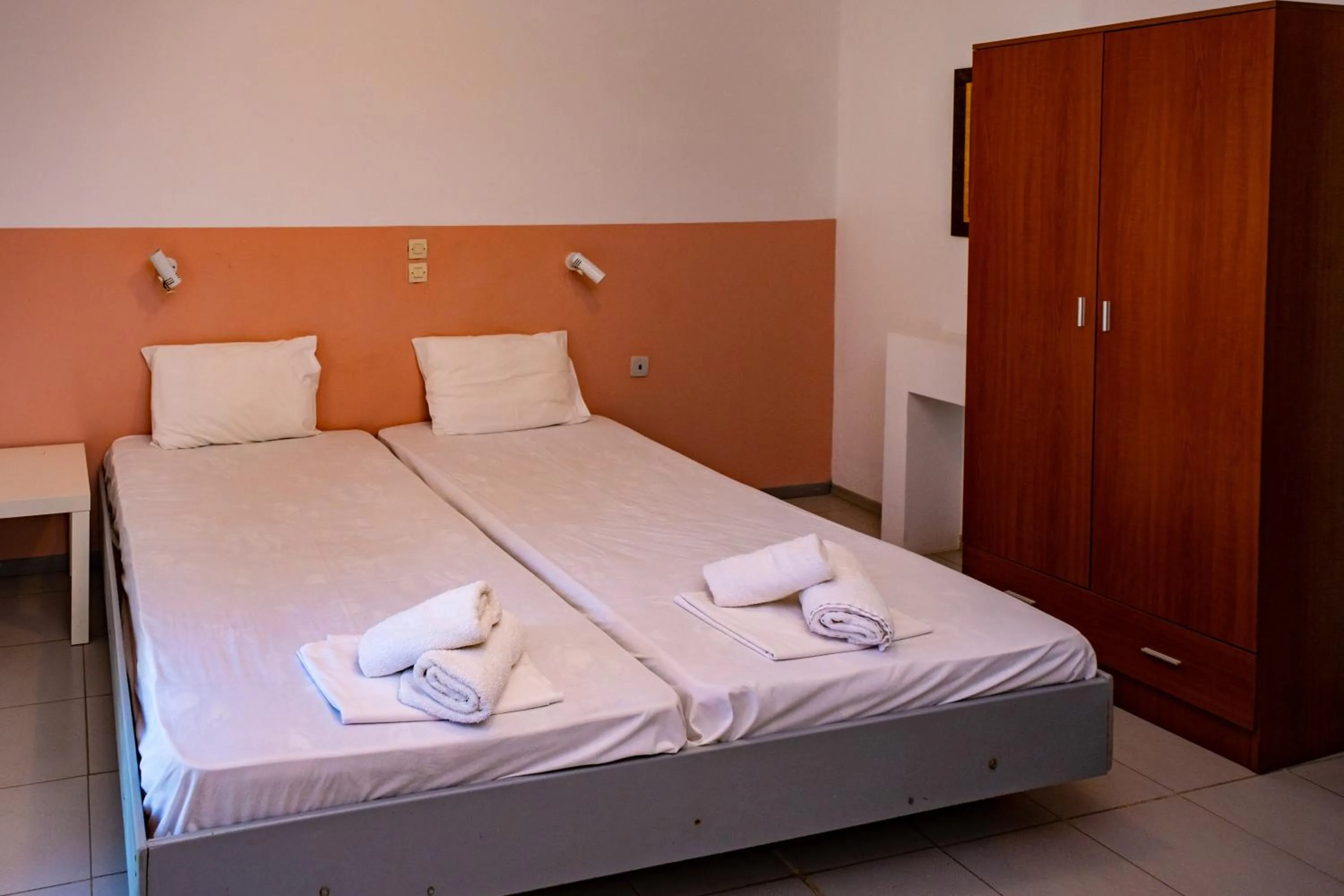 Bedroom, Bed in Tsamadanis Hotel & Bungalows Friends Family