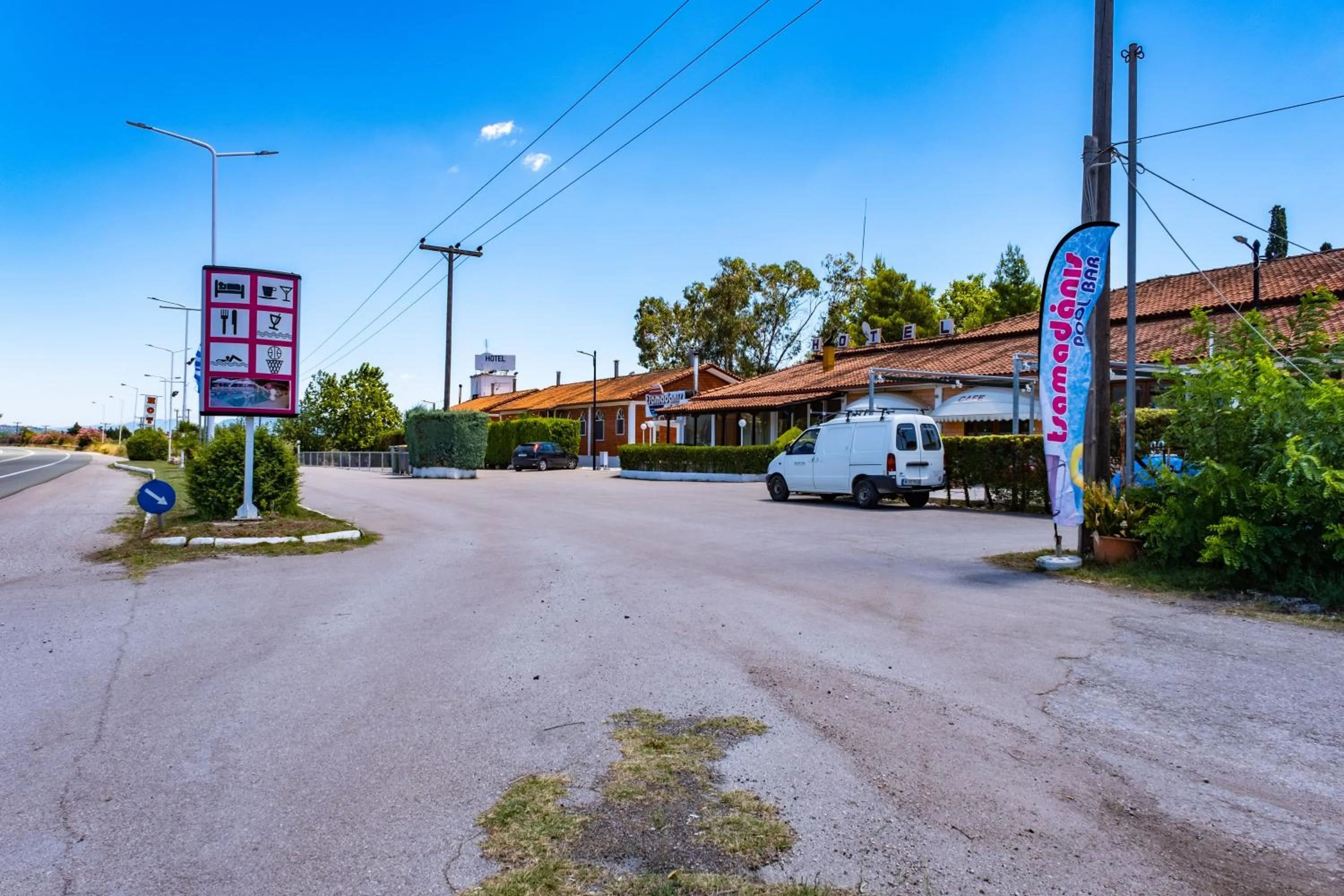 Property building in Tsamadanis Hotel & Bungalows Friends Family