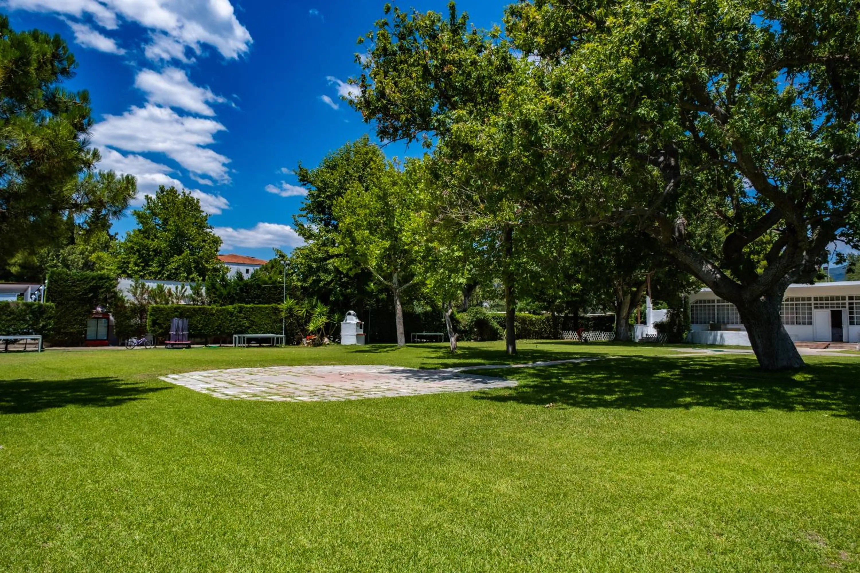 Patio in Tsamadanis Hotel & Bungalows Friends Family