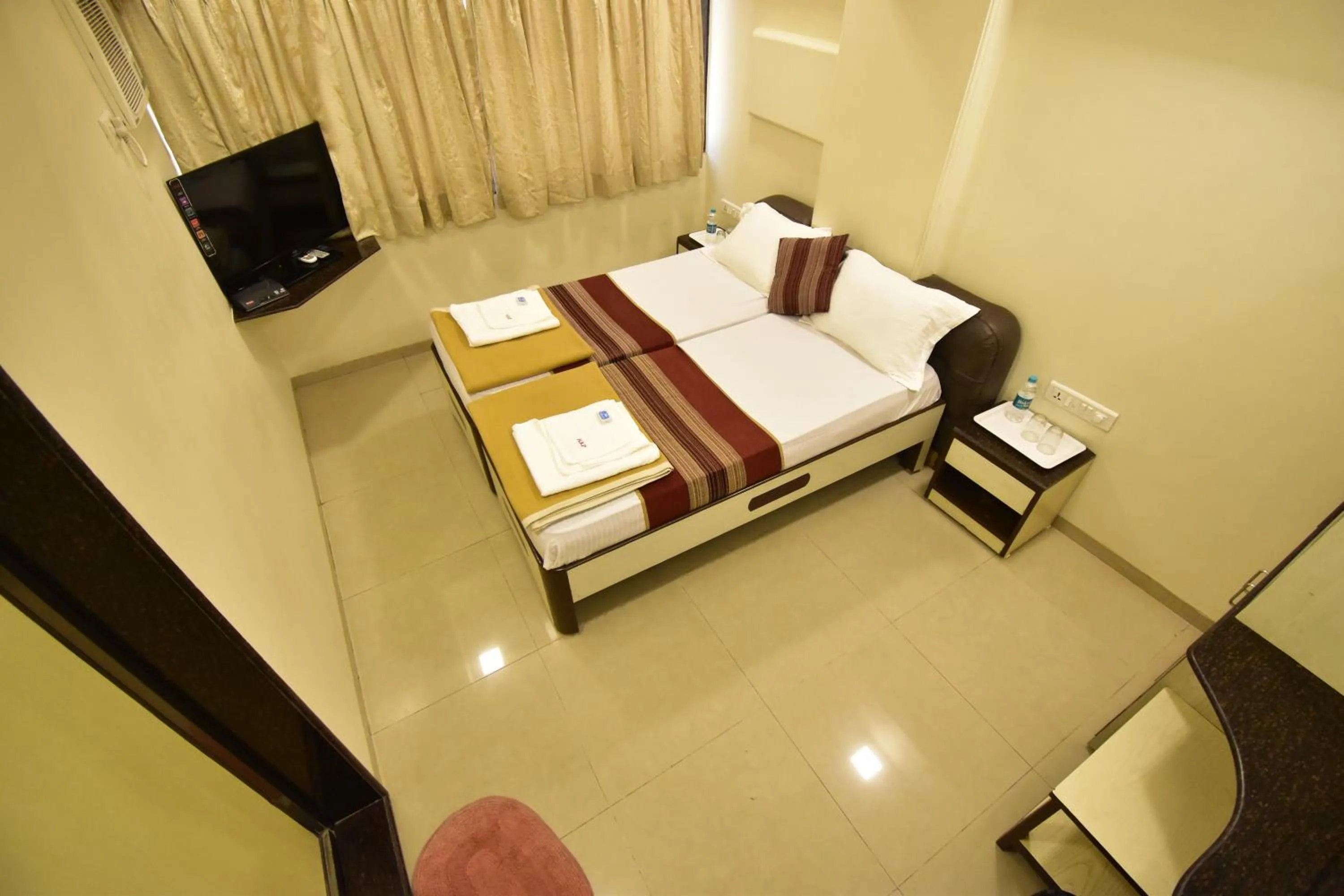 Budget Double or Twin Room - single occupancy in Hotel Kalpana Palace, Mumbai