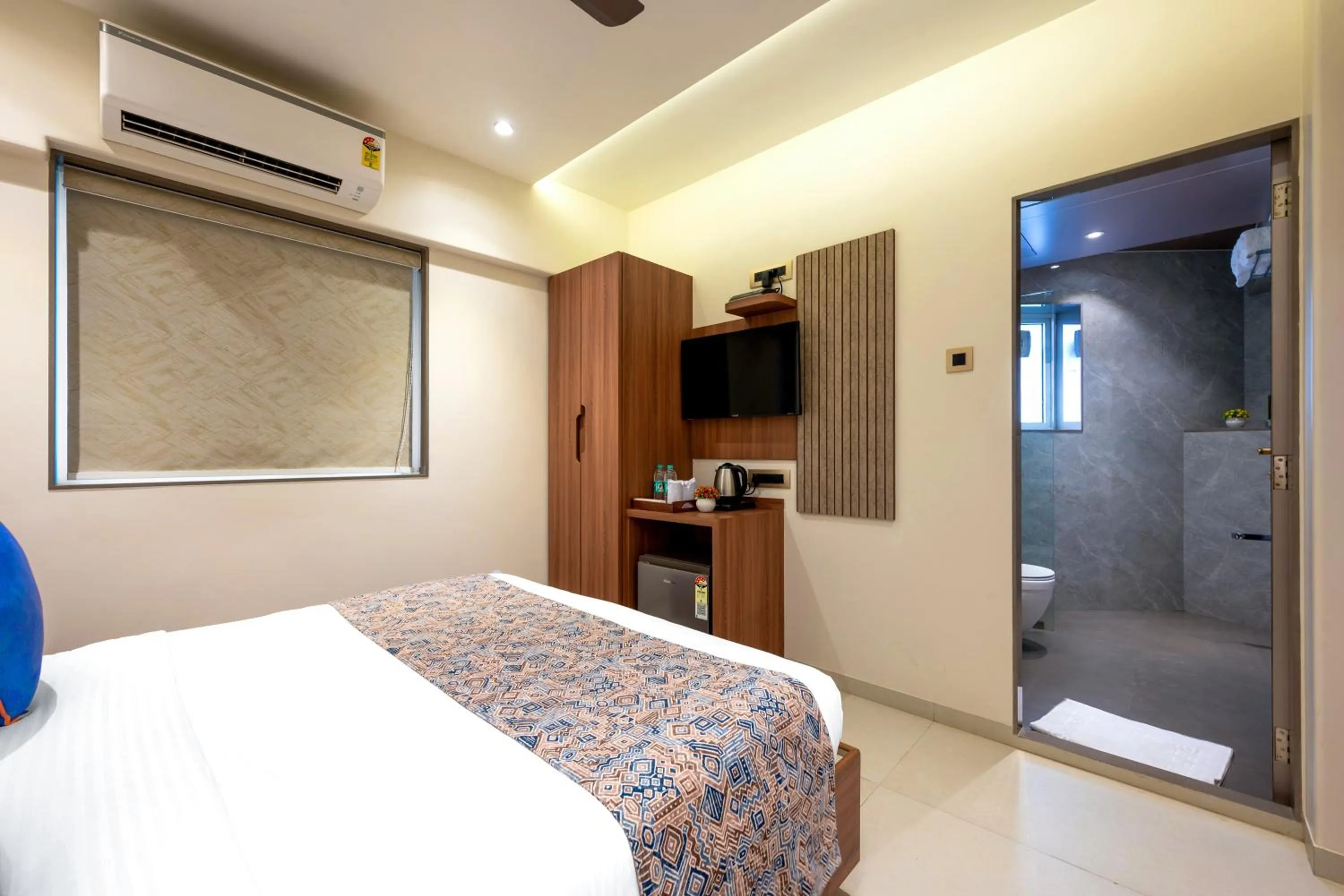 Bed in Hotel Kalpana Palace, Mumbai