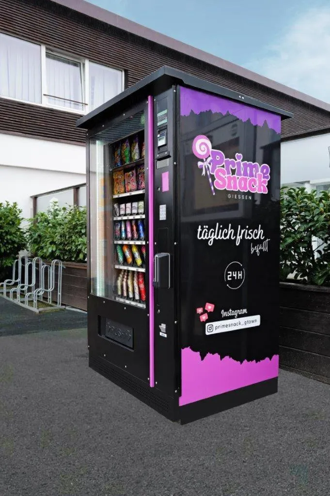 Restaurant/places to eat in Primetime Hotel