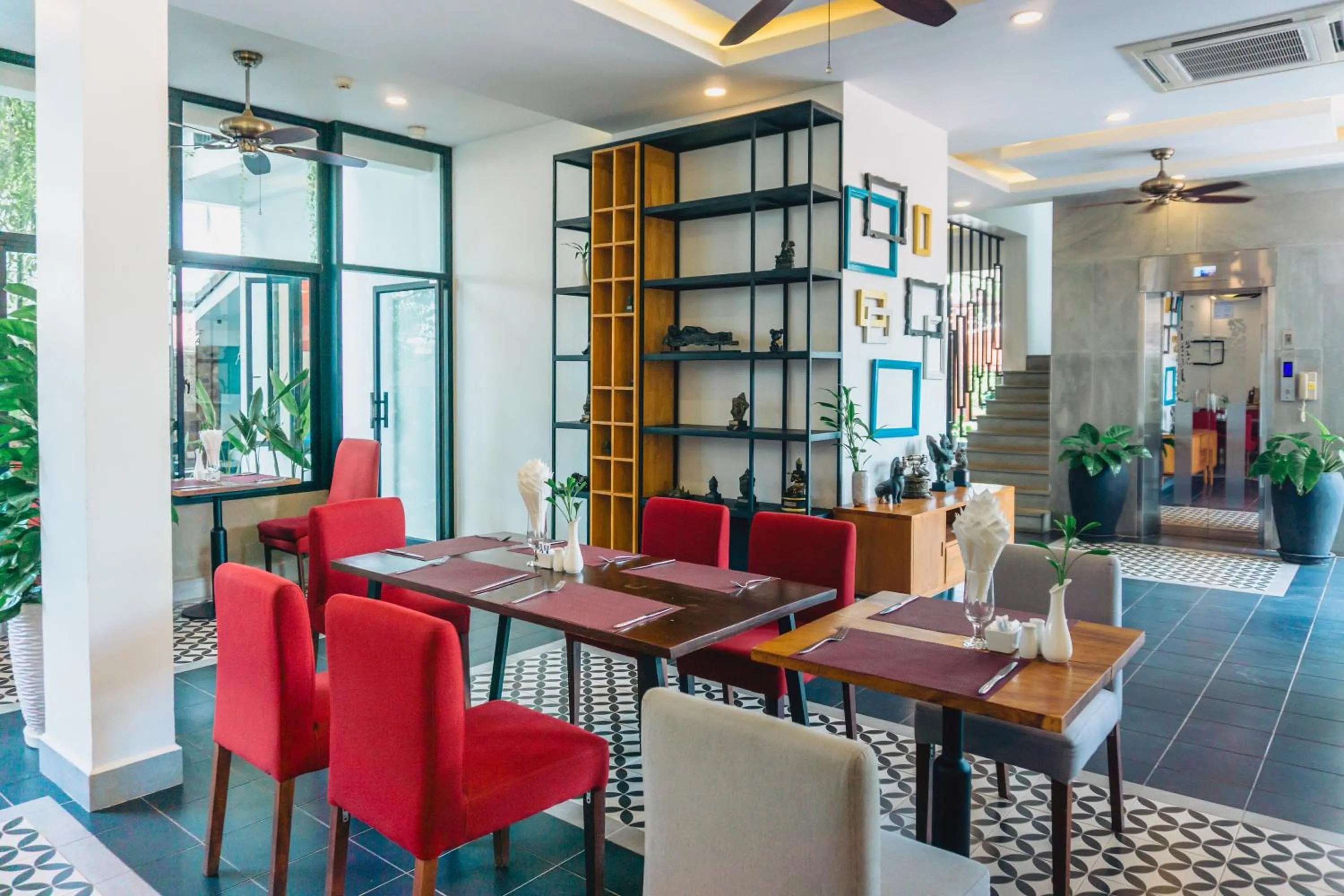 Restaurant/places to eat in Angkor Aurora