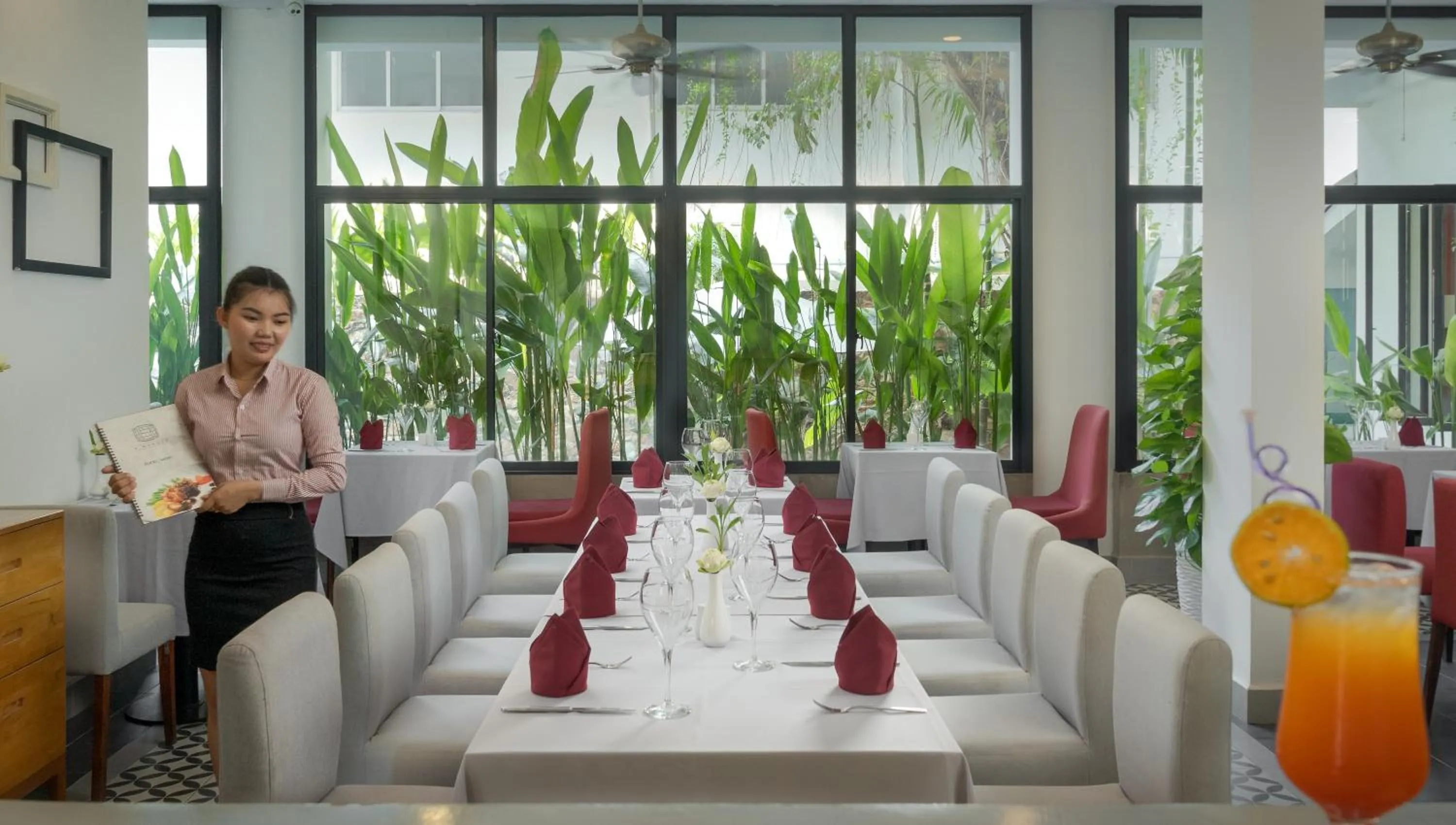 Restaurant/places to eat in Angkor Aurora