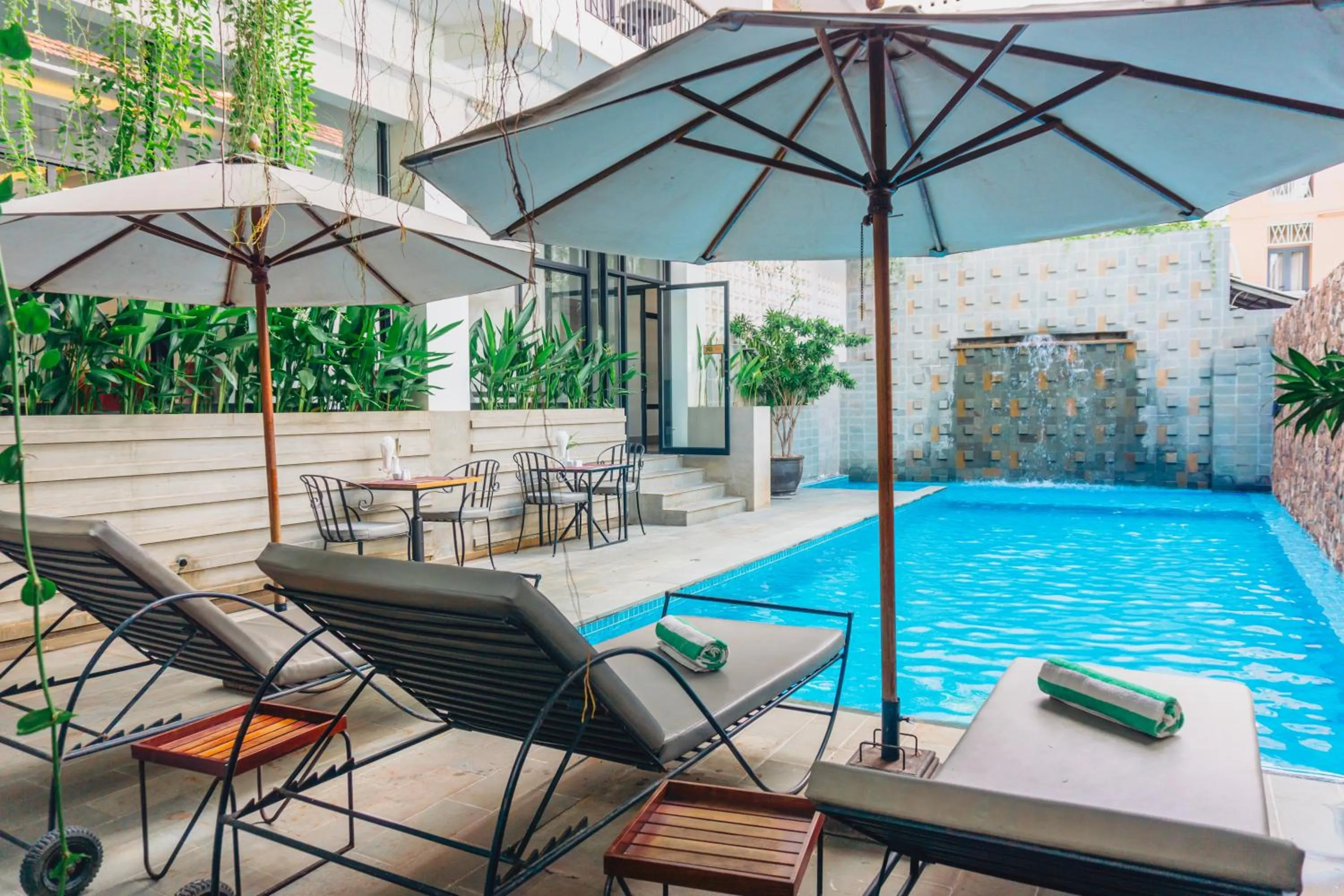 Swimming pool in Angkor Aurora