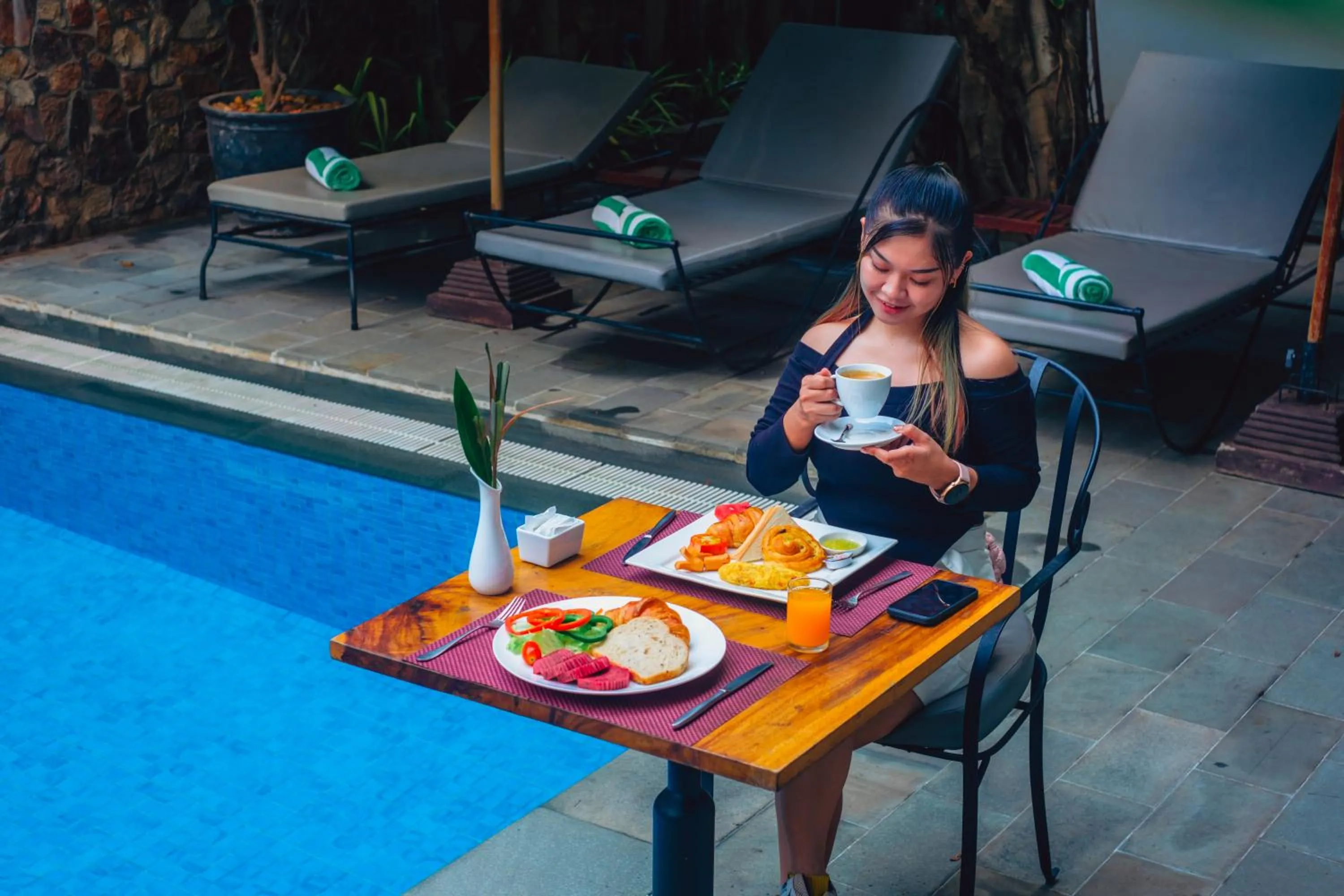 Breakfast in Angkor Aurora
