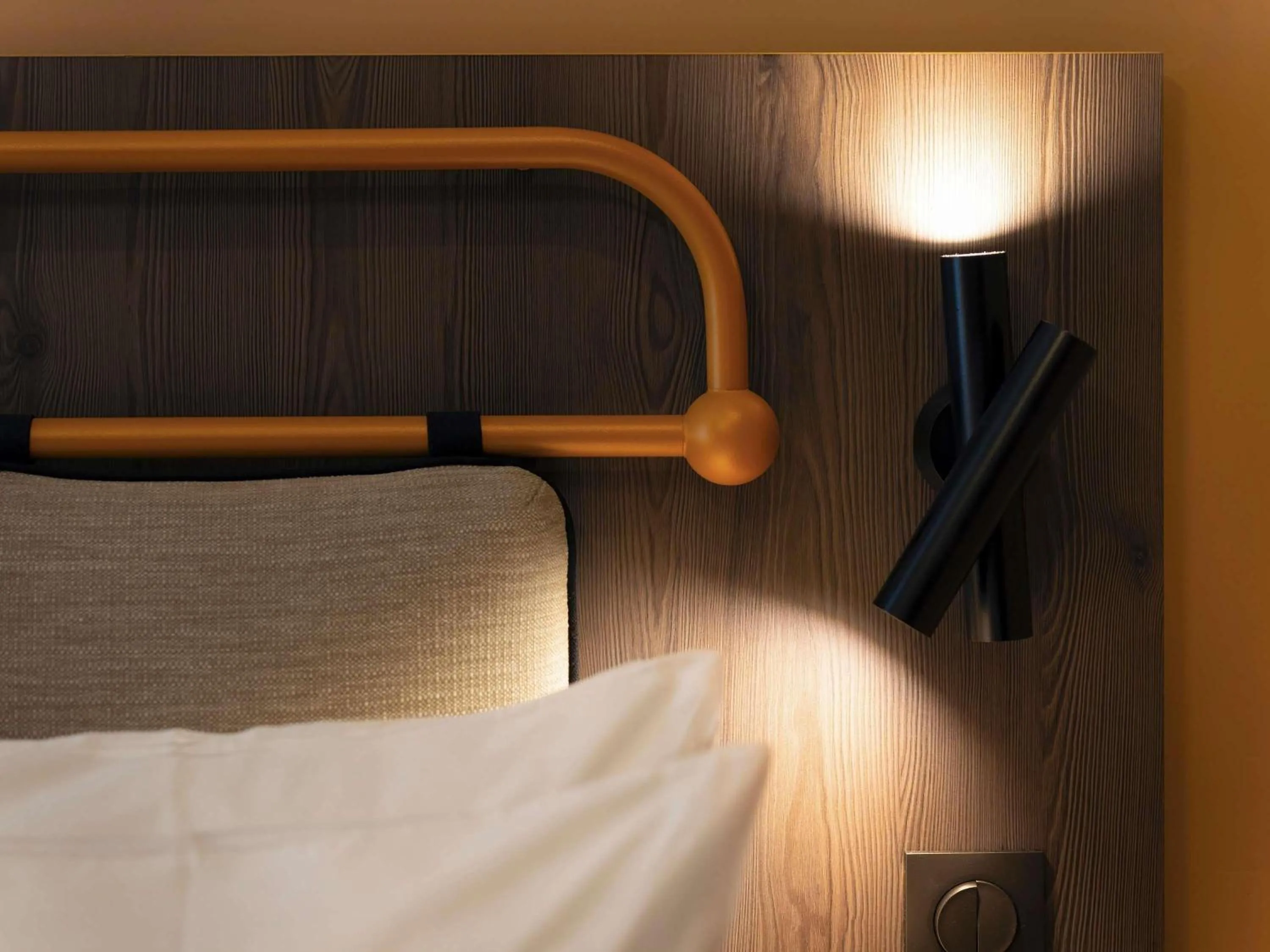 Bedroom, Bed in Grand Hotel des Brotteaux Lyon Ctre - Handwritten Collection